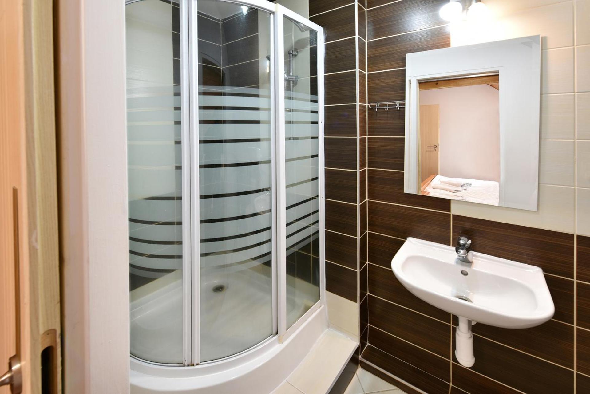Single Room with Extra Bed photo 2