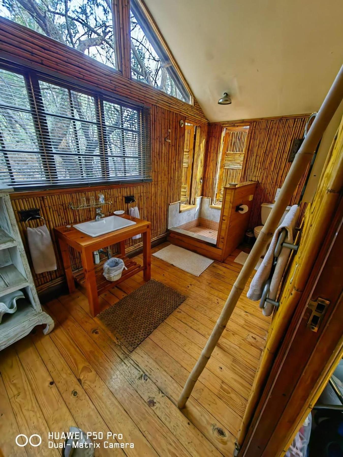 Deluxe Bungalow with Garden View - Photo 9