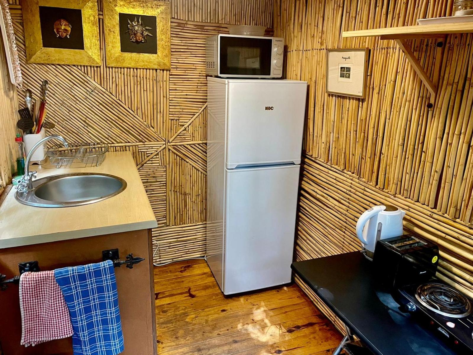 Deluxe Bungalow with Garden View - Photo 3