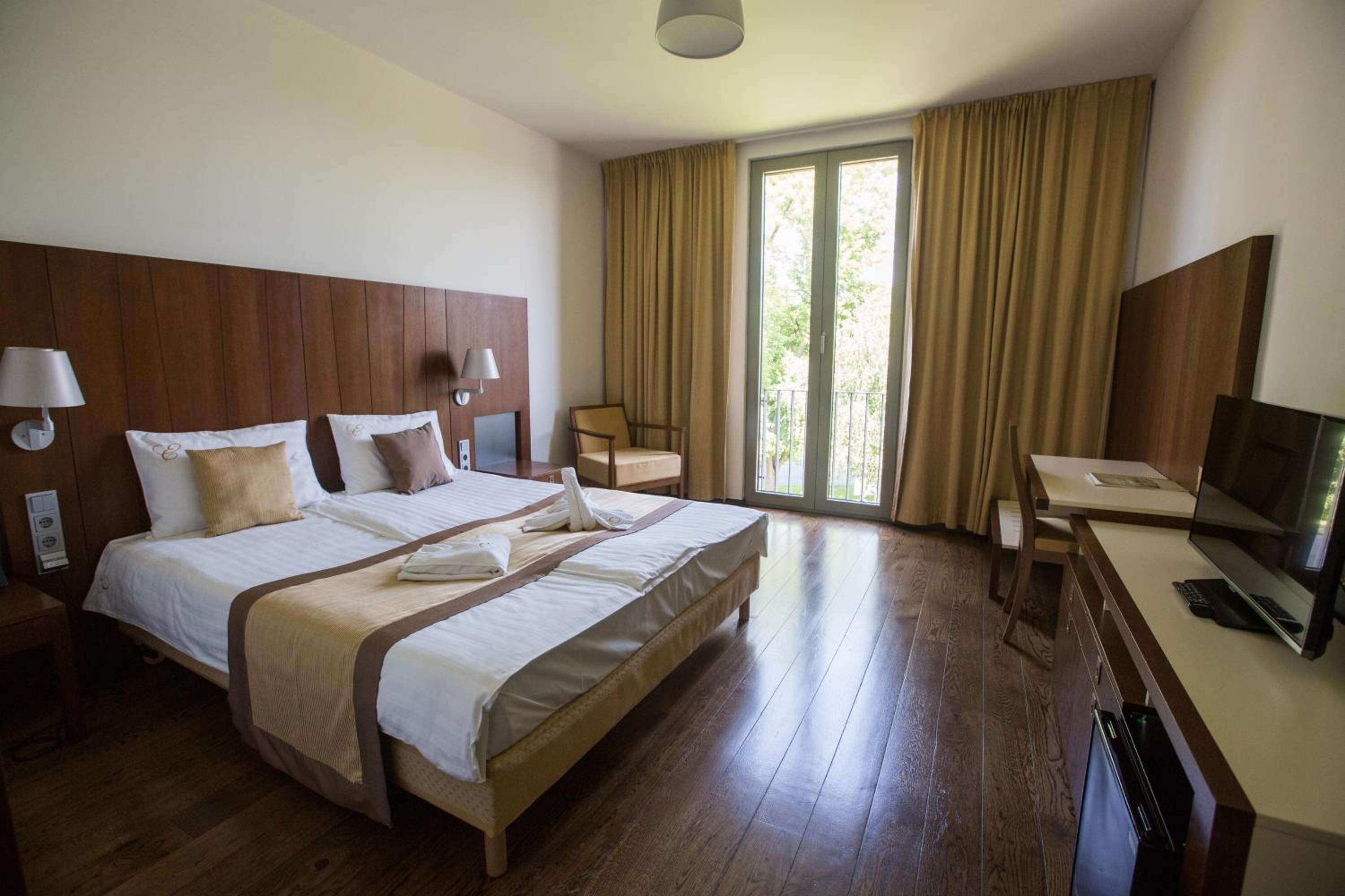 Standard Double Room - Photo 5