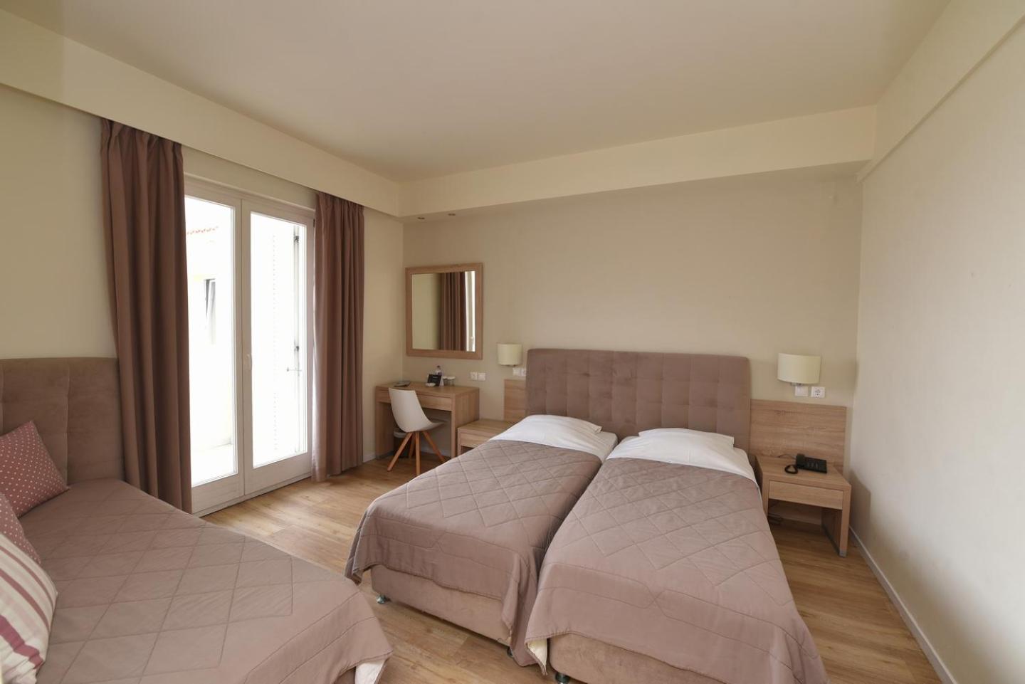 Triple Room with Sea View photo 1