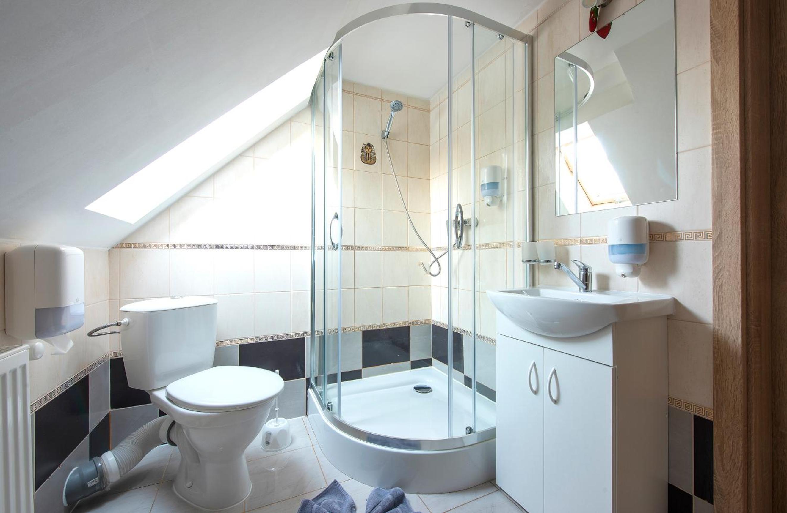 Two-Bedroom Attic Suite - Photo 3