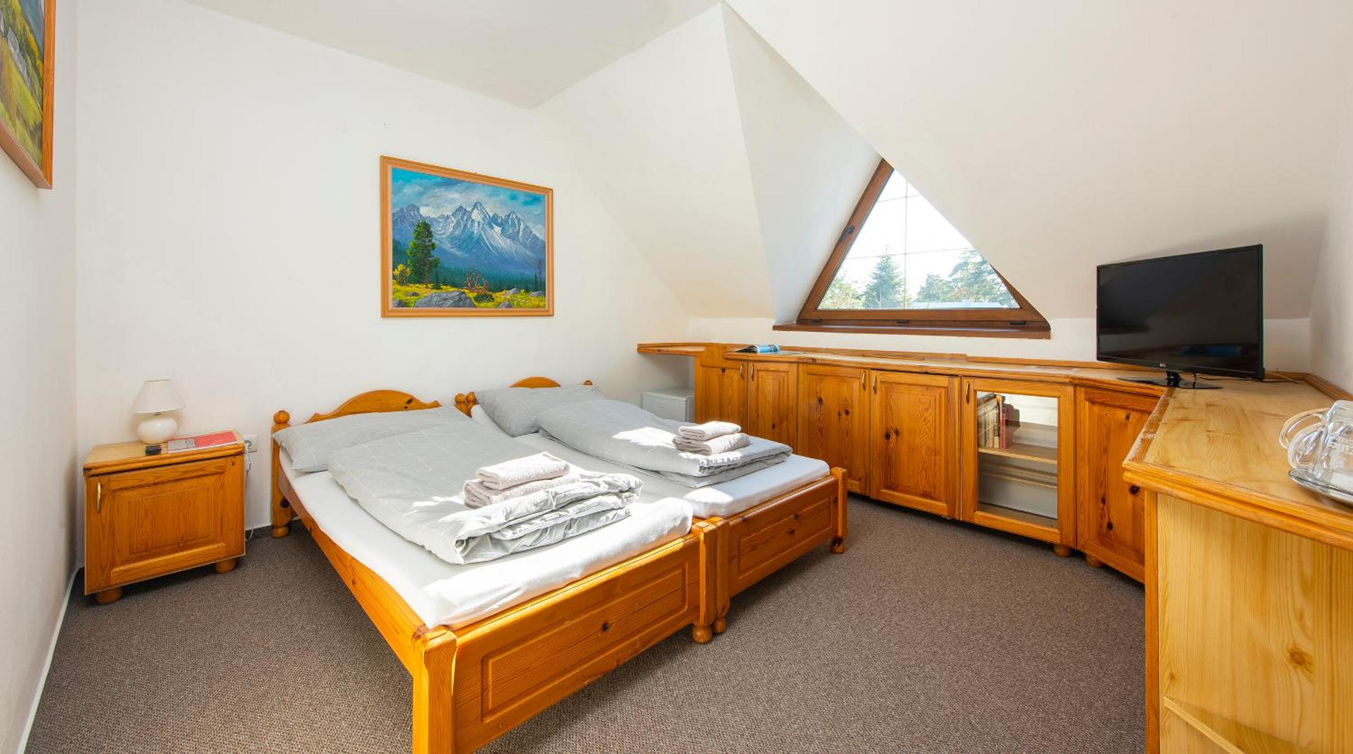 Two-Bedroom Family Suite - Photo 8