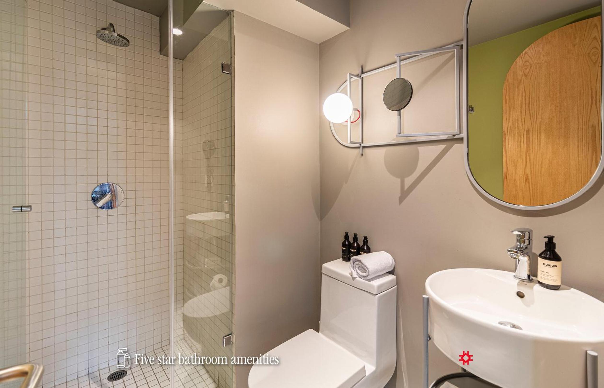 Superior One-Bedroom Apartment with Balcony - Photo 9