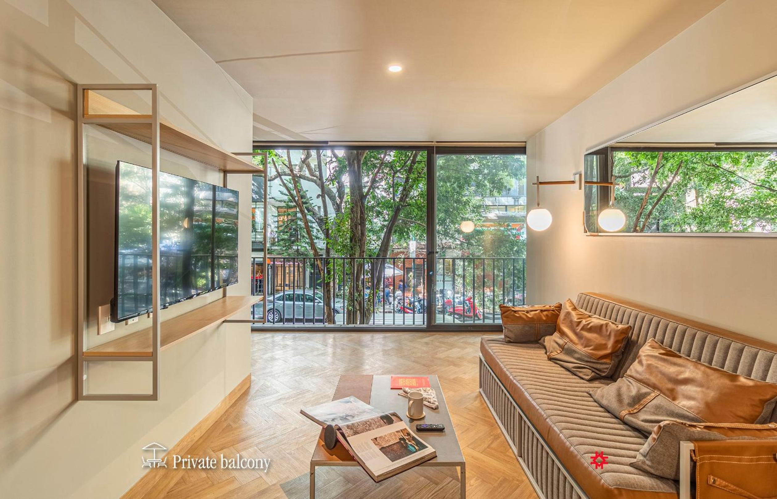 Superior One-Bedroom Apartment with Balcony - Photo 11