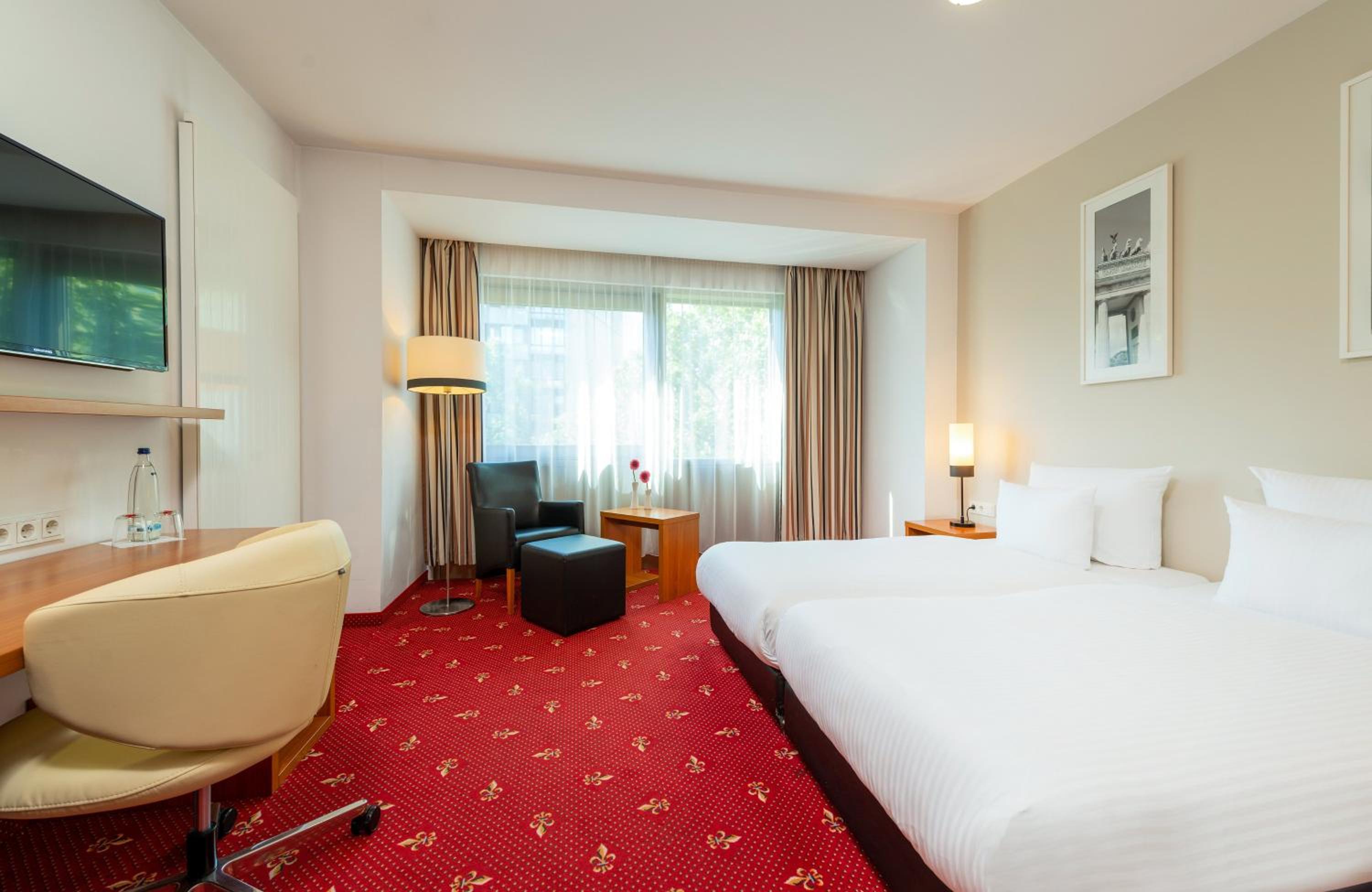 Superior Triple Room photo 3