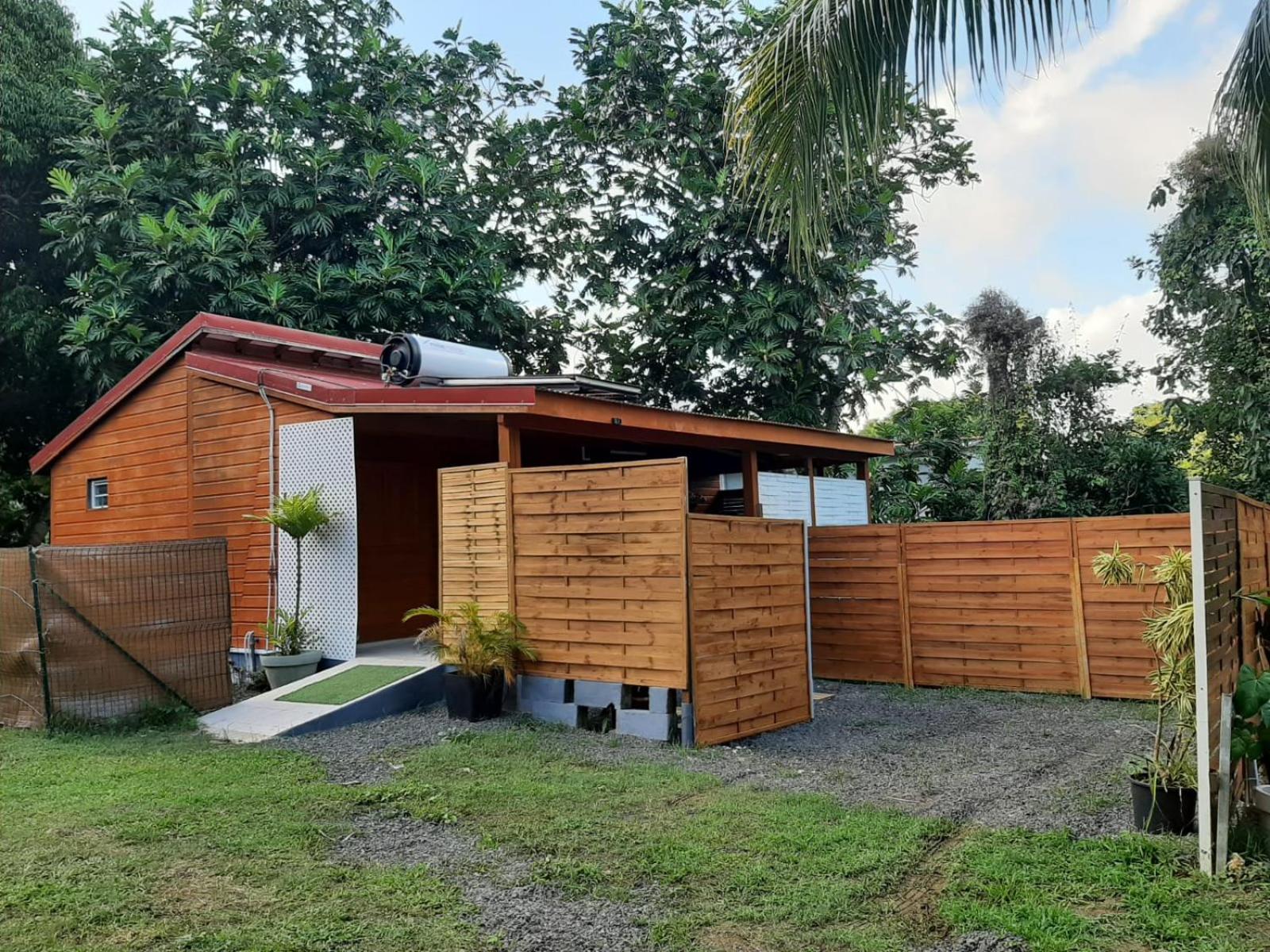One-Bedroom House photo 1