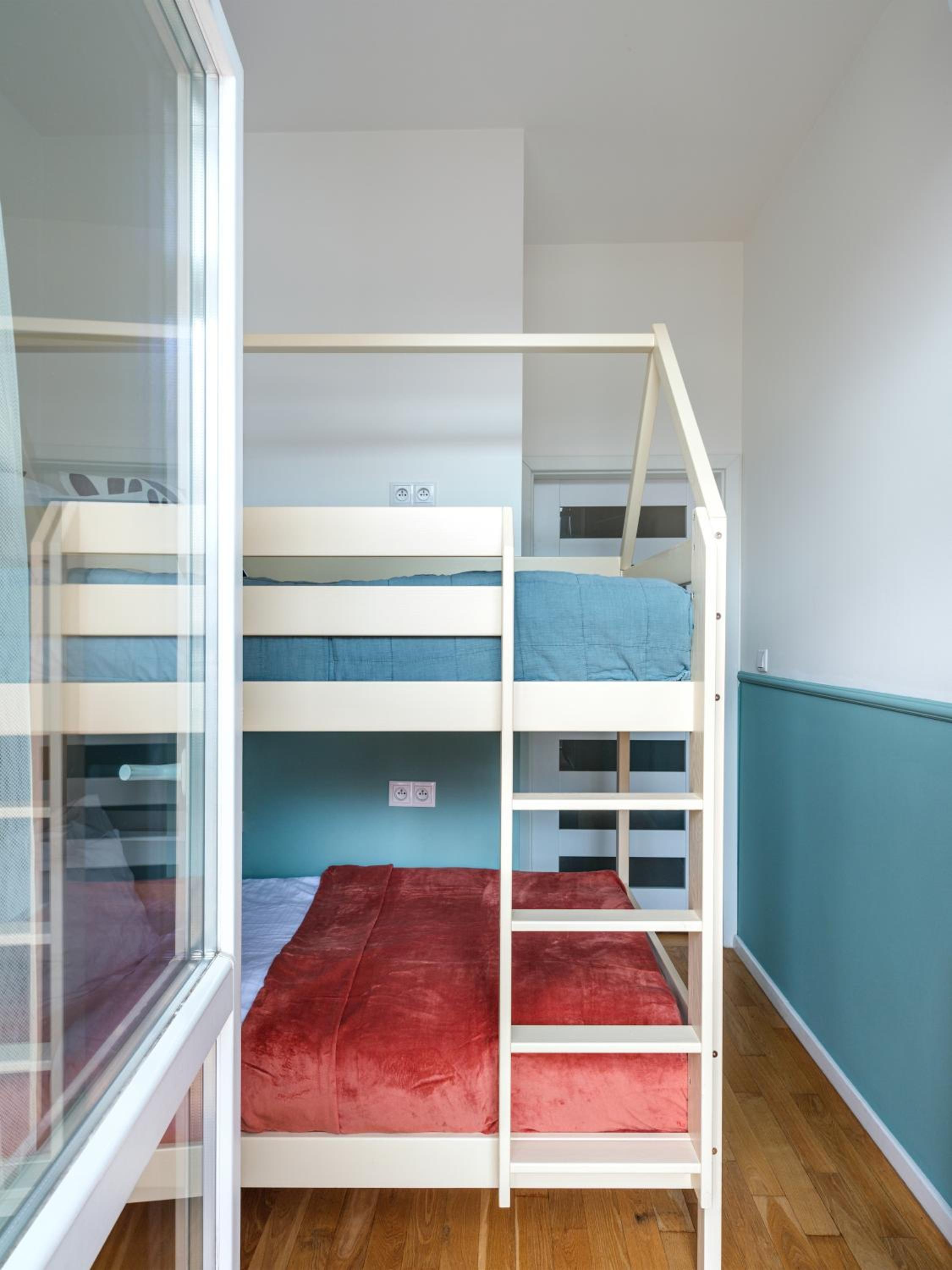 Apartment with Balcony - Photo 11