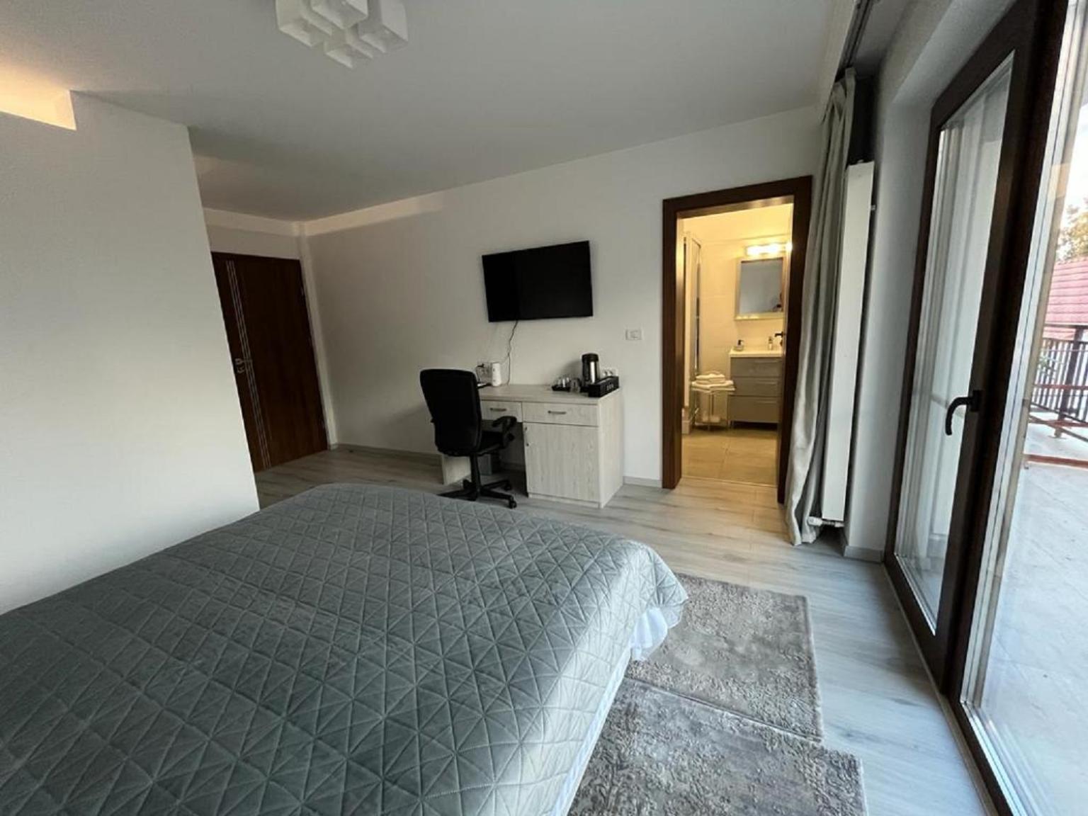 Double Room with Terrace - Photo 14