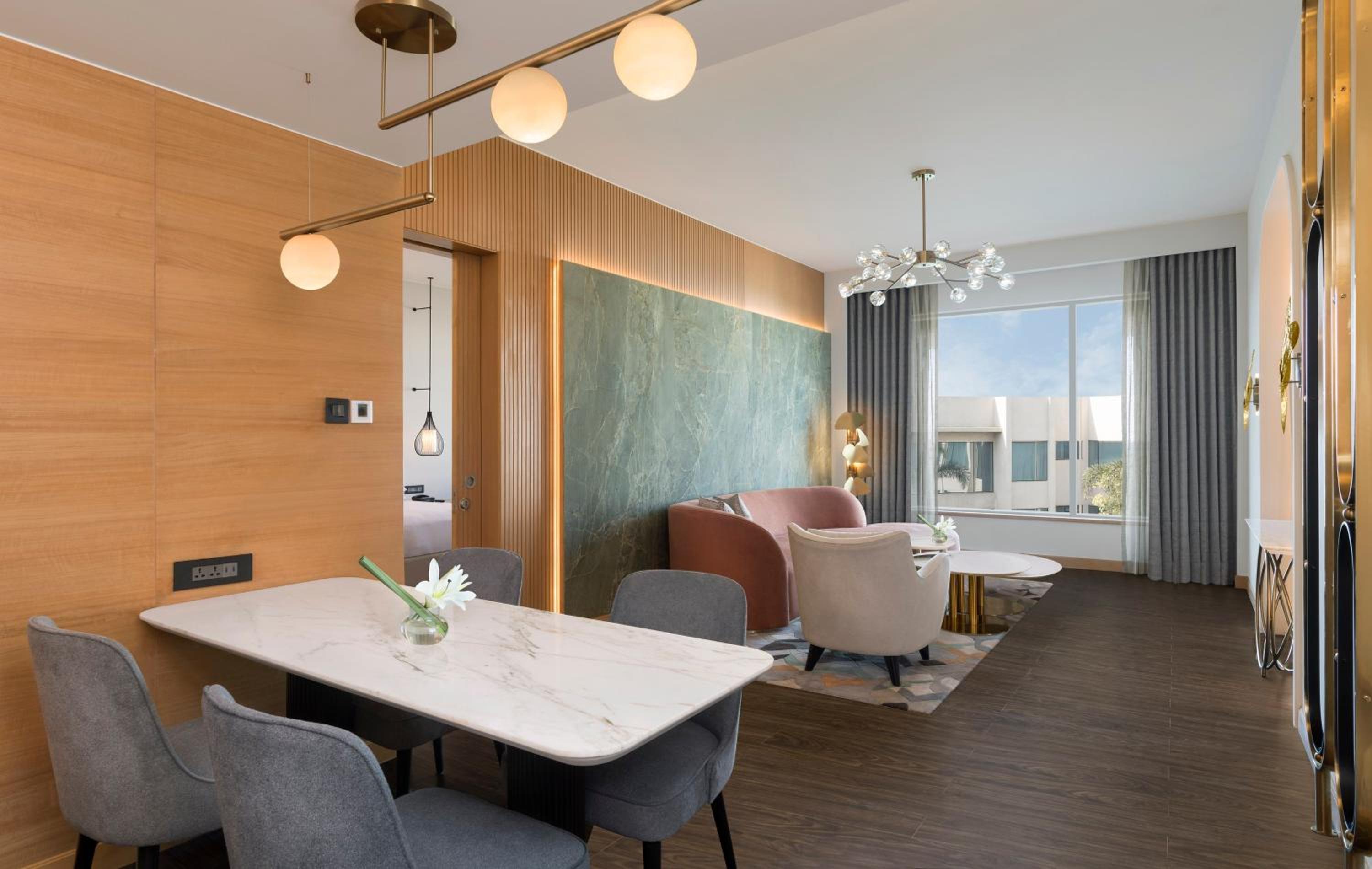 One-Bedroom Suite: 20% off on food,soft beverages, laundry & local transportation(upto 10 km); enjoy 90-min spa at 60mins spa price; BOGO offer on select beverages(5–8 pm) at Connexions Bar;3-course meal at House of Han-T&C apply photo 3