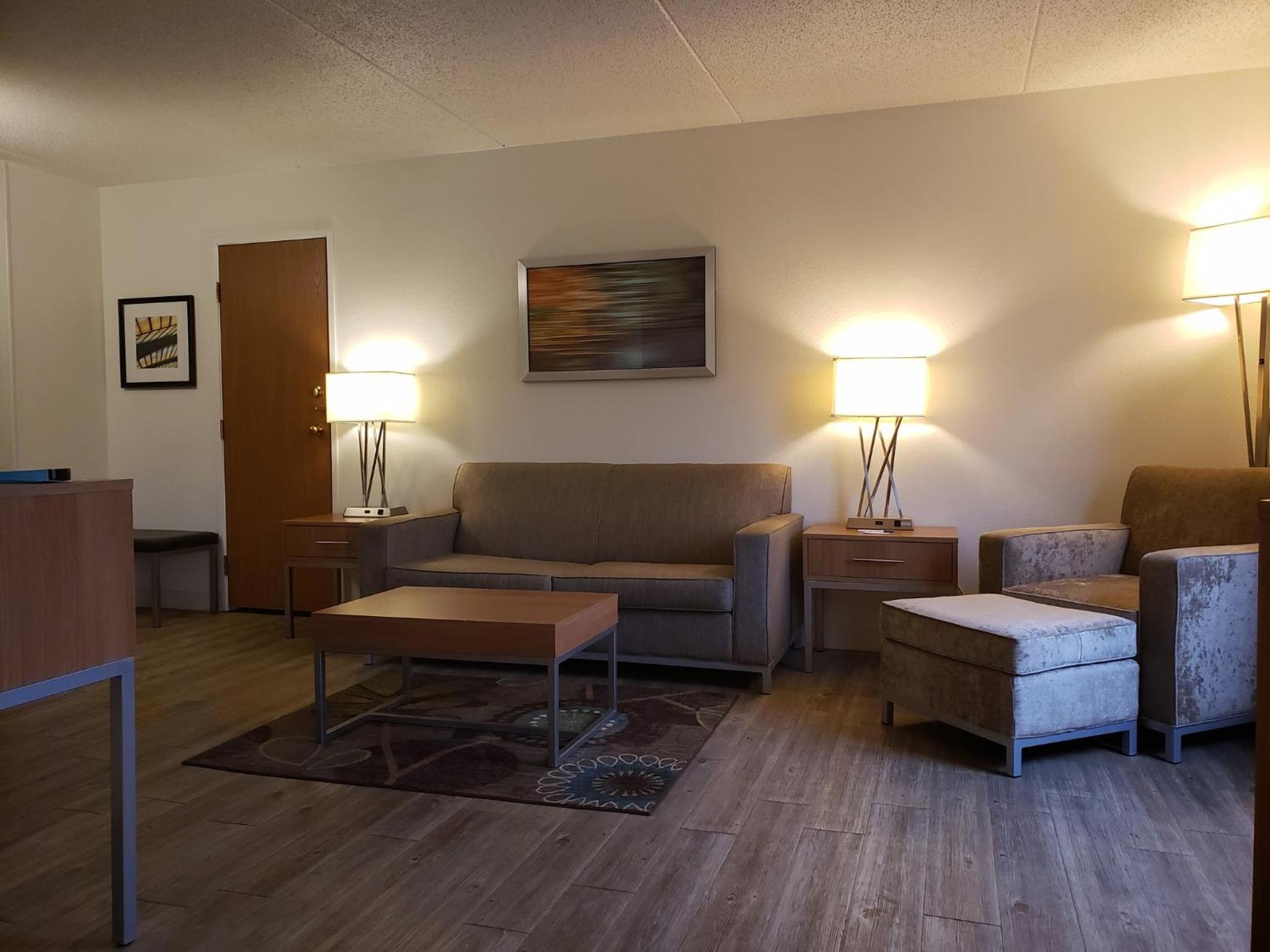 King Suite - Photo 6