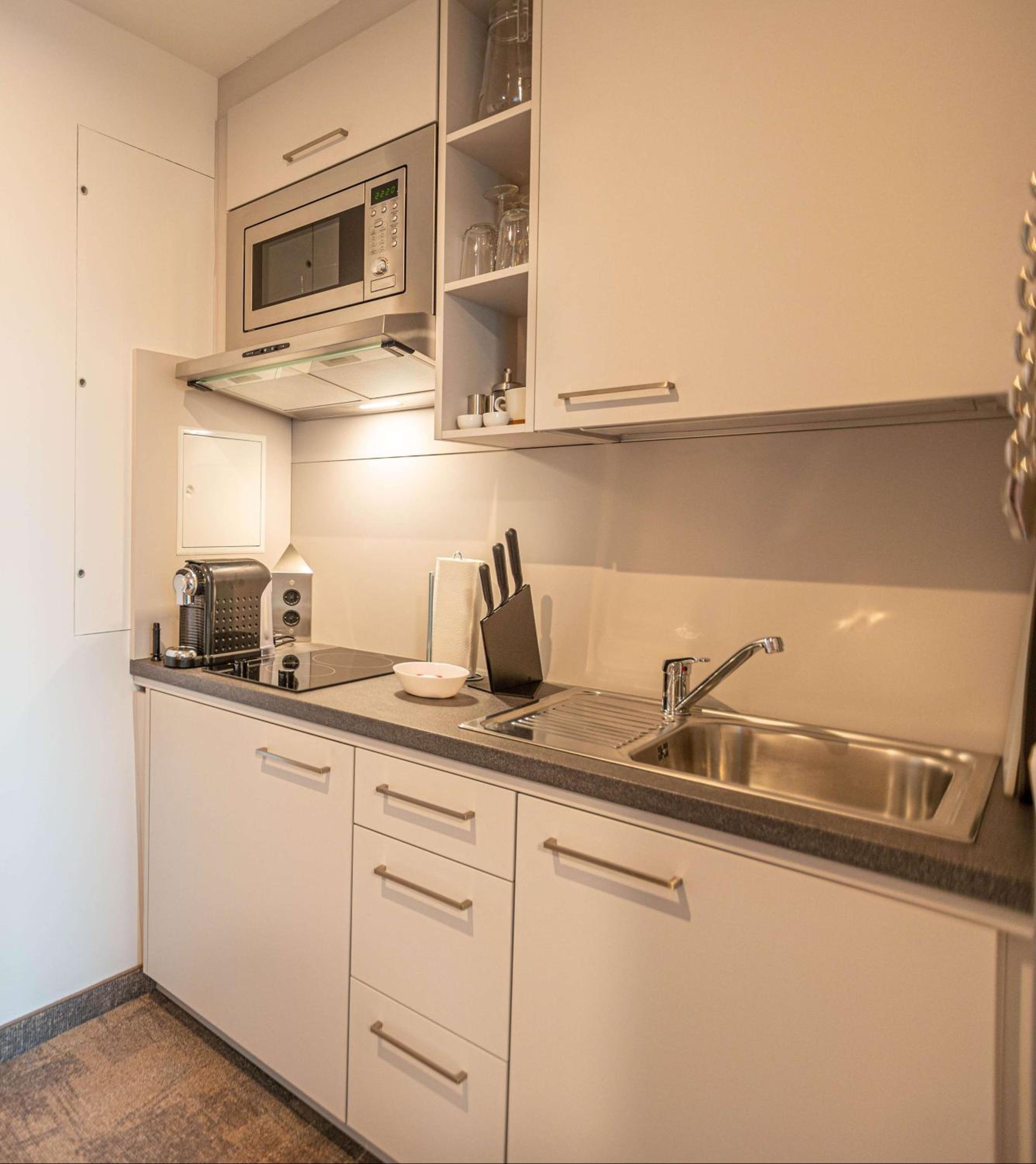 Standard Room - Kitchenette - Photo 21