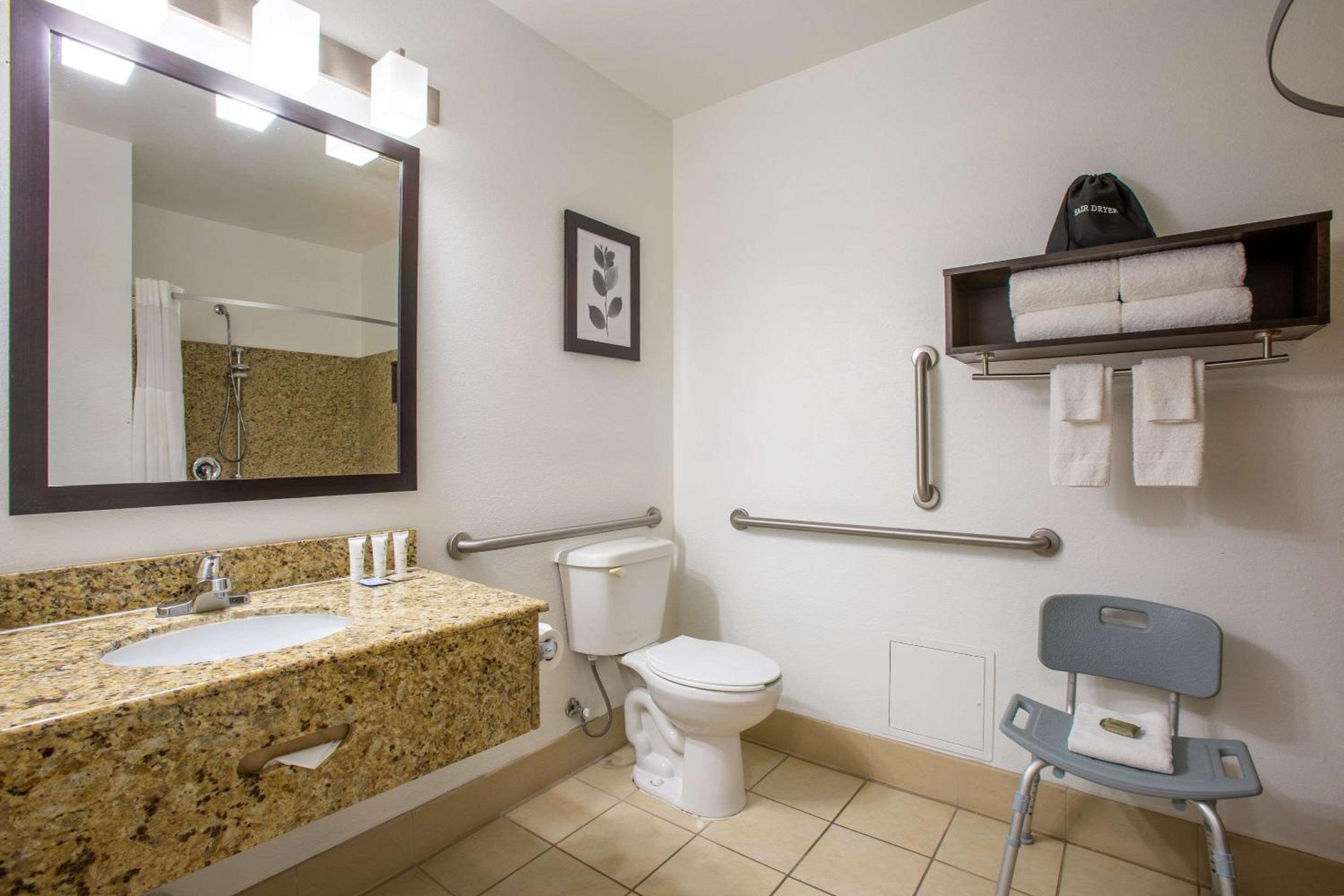 King Room - Disability Access - Photo 4