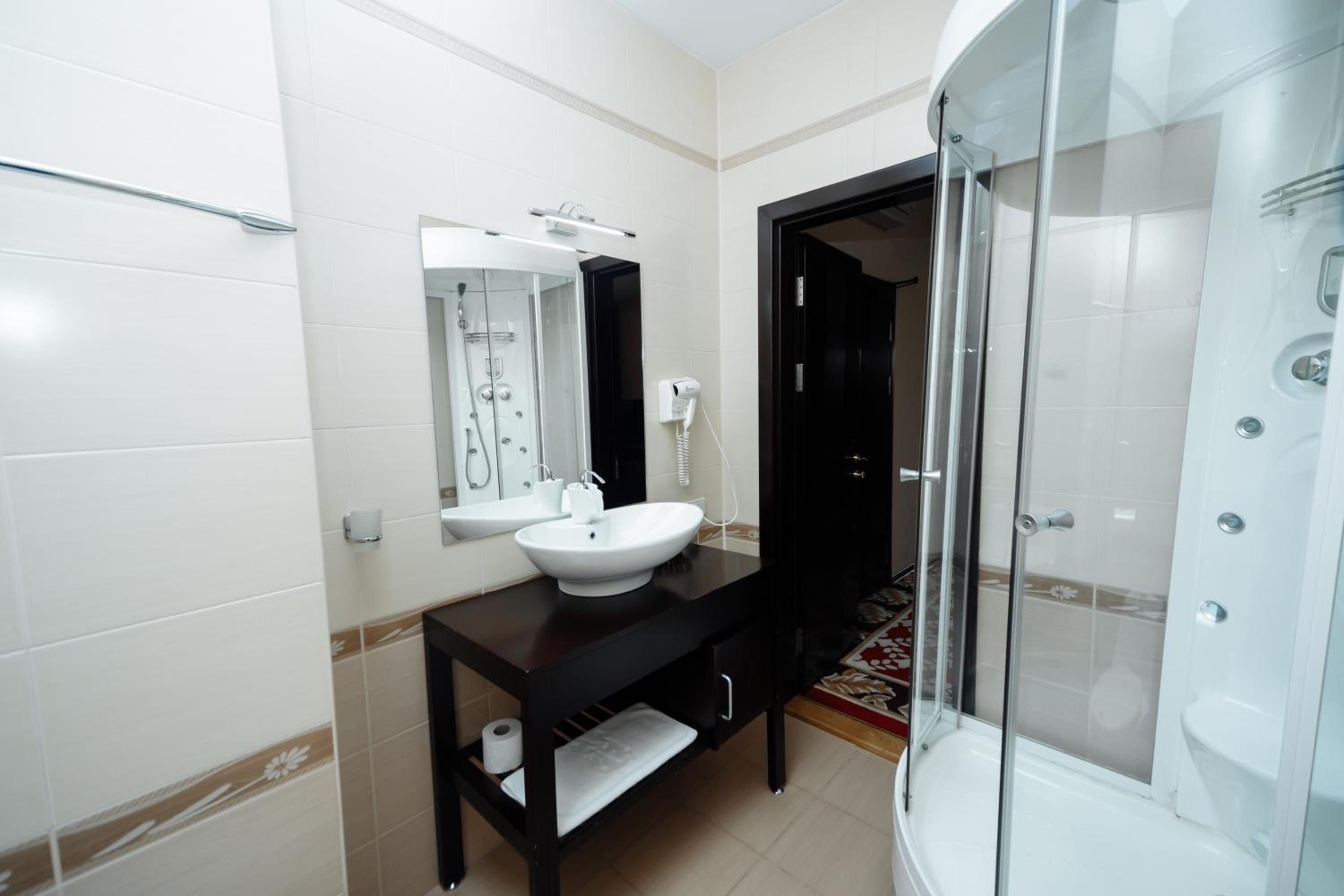 Standard Double Room - Photo 3