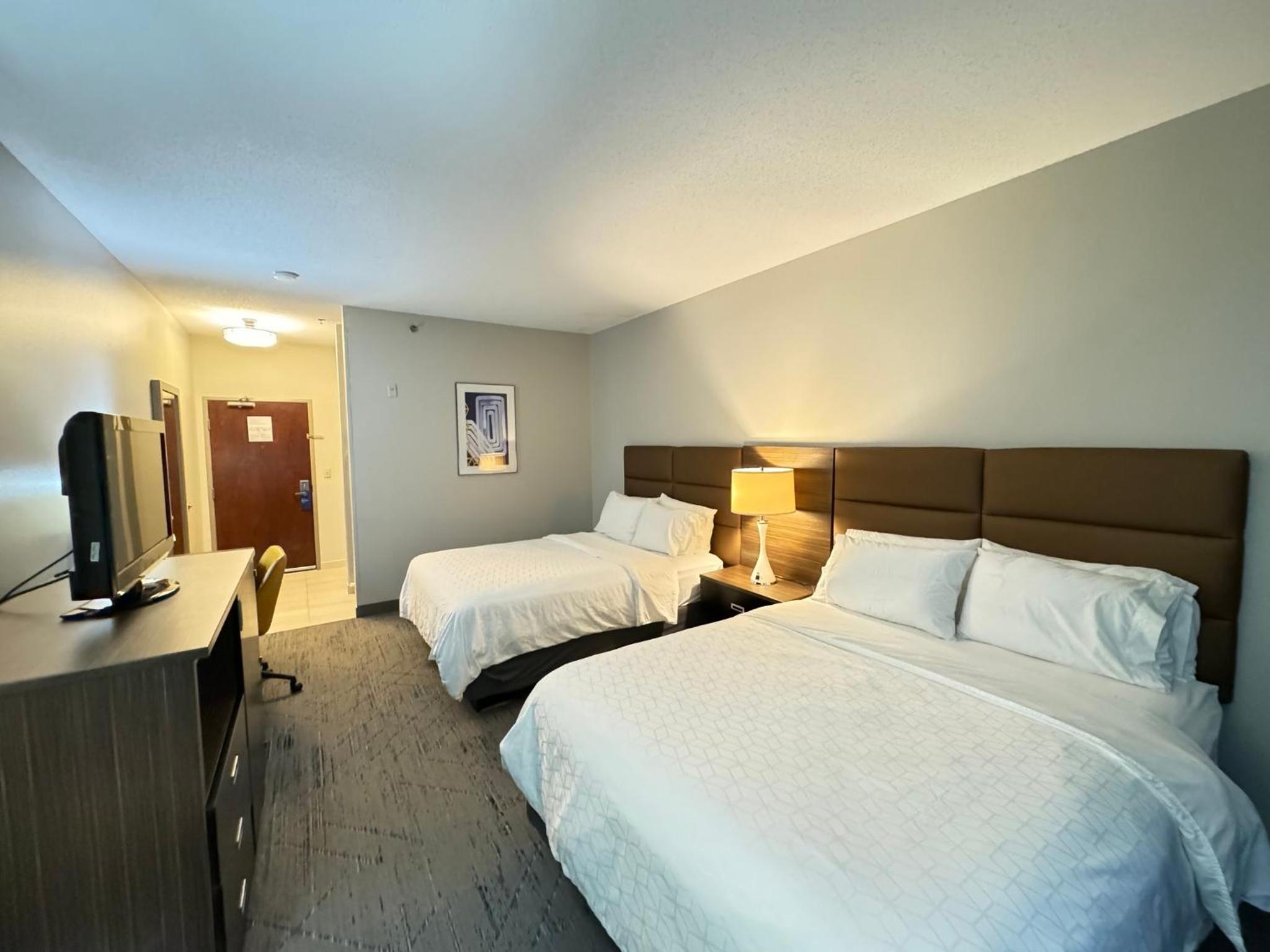 Standard Room with Two Queen Beds - Photo 1