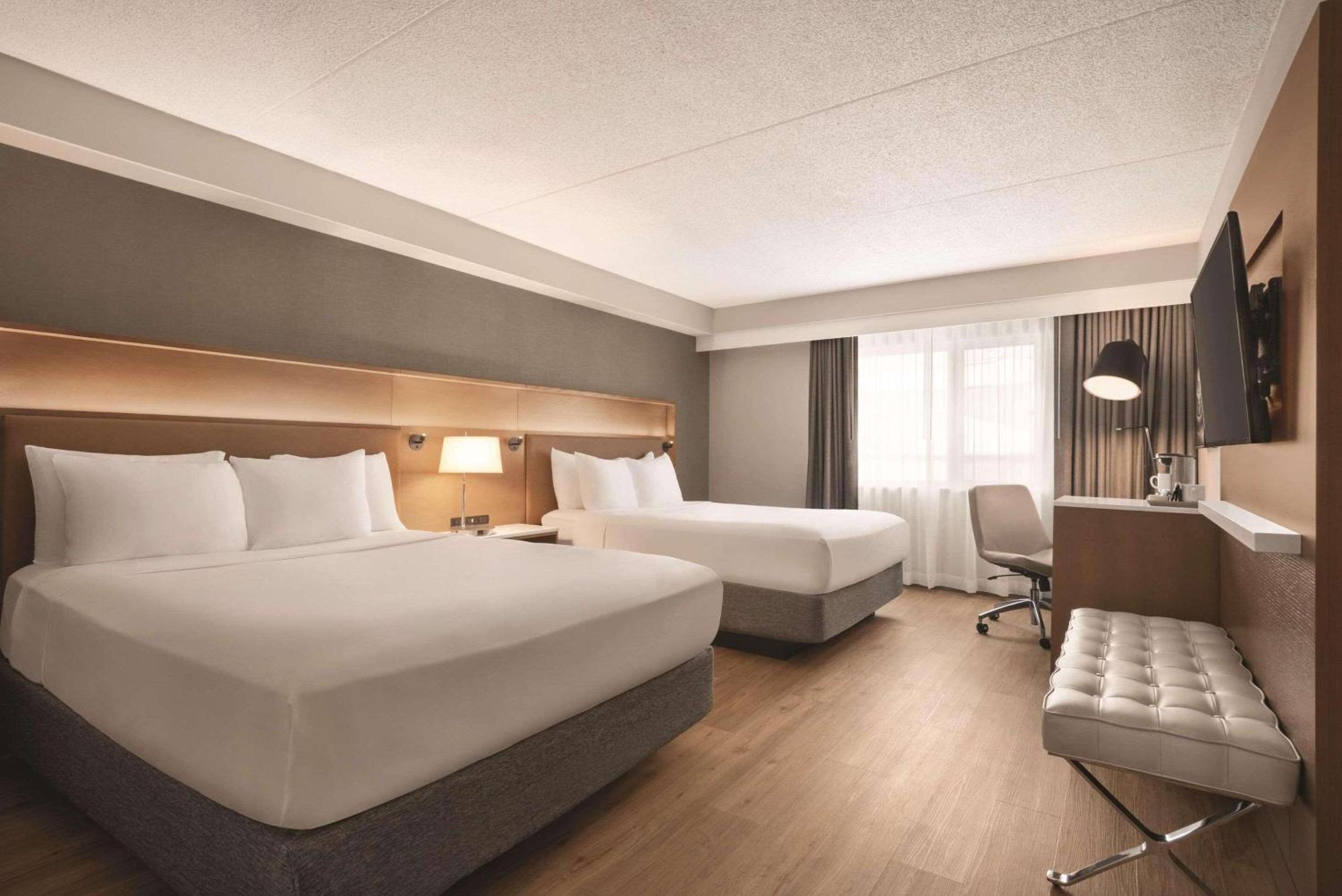 Premium Tower Queen Room with Two Queen Beds - Non-Smoking photo 2