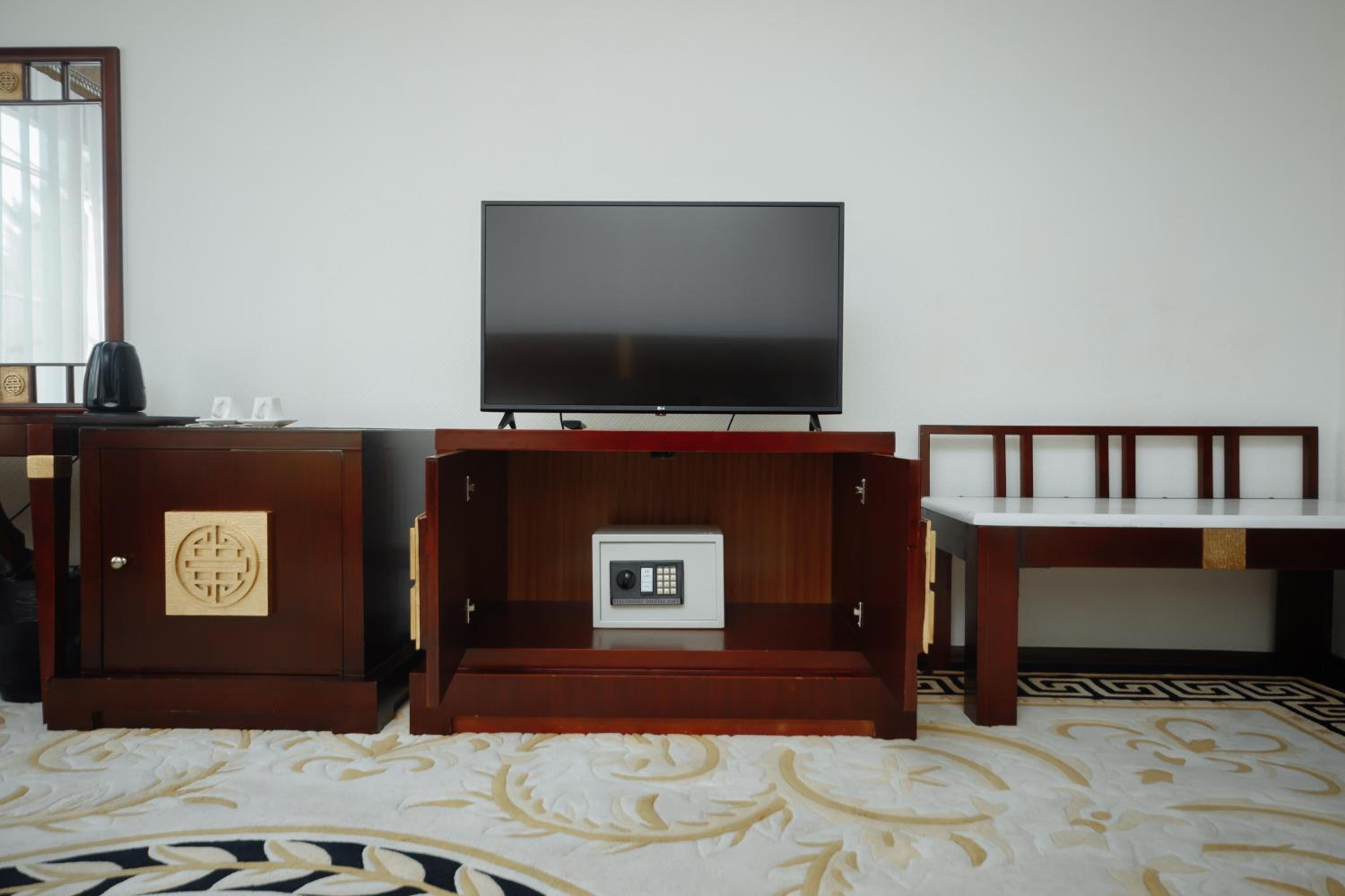 Suite - Photo 5