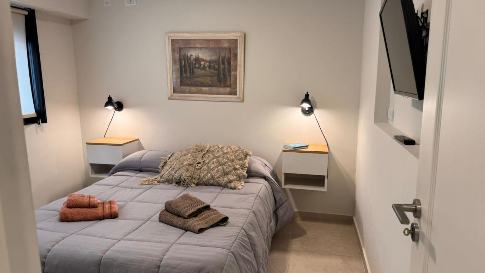 One-Bedroom Apartment photo 3