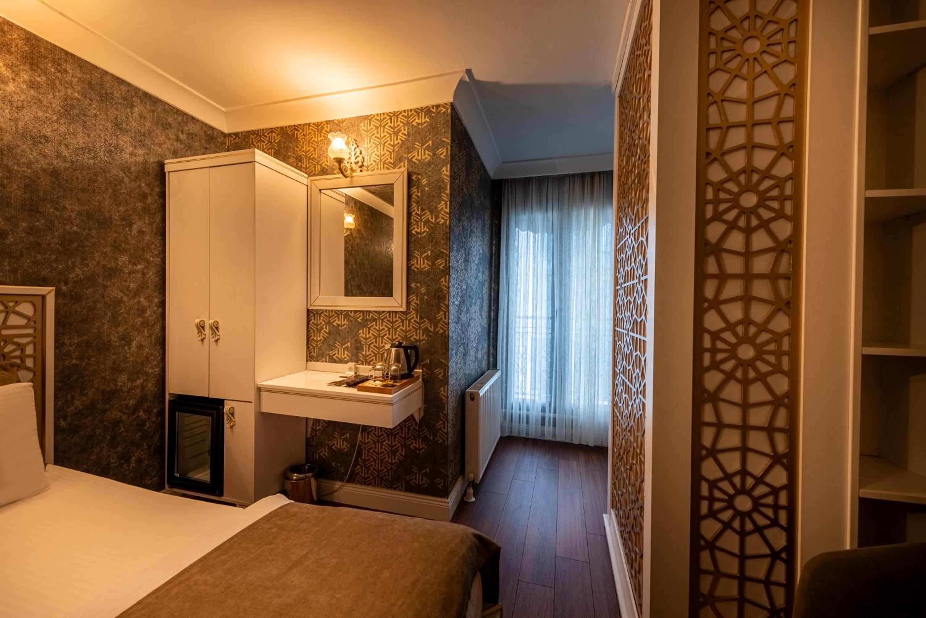Deluxe Double Room photo 3