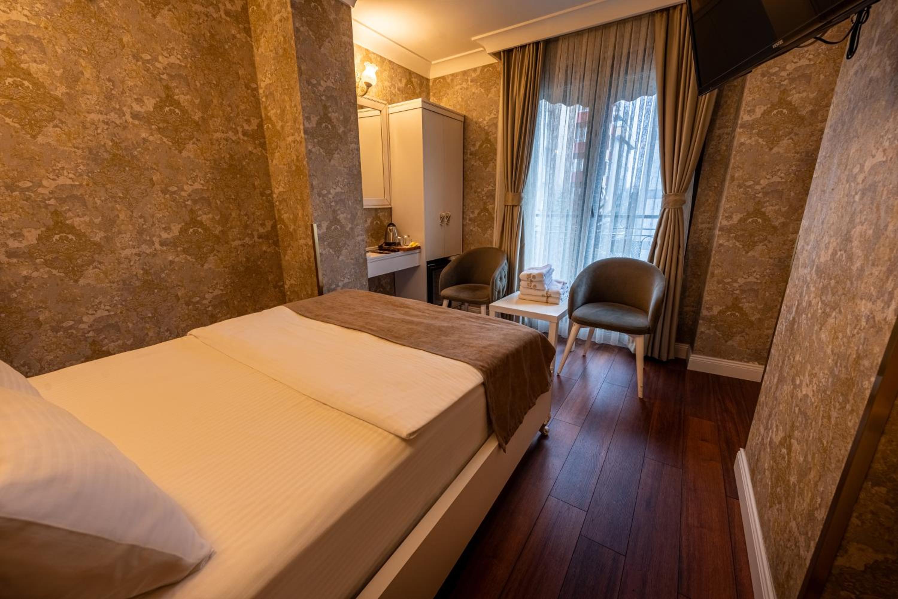 Economy Double Room photo 2