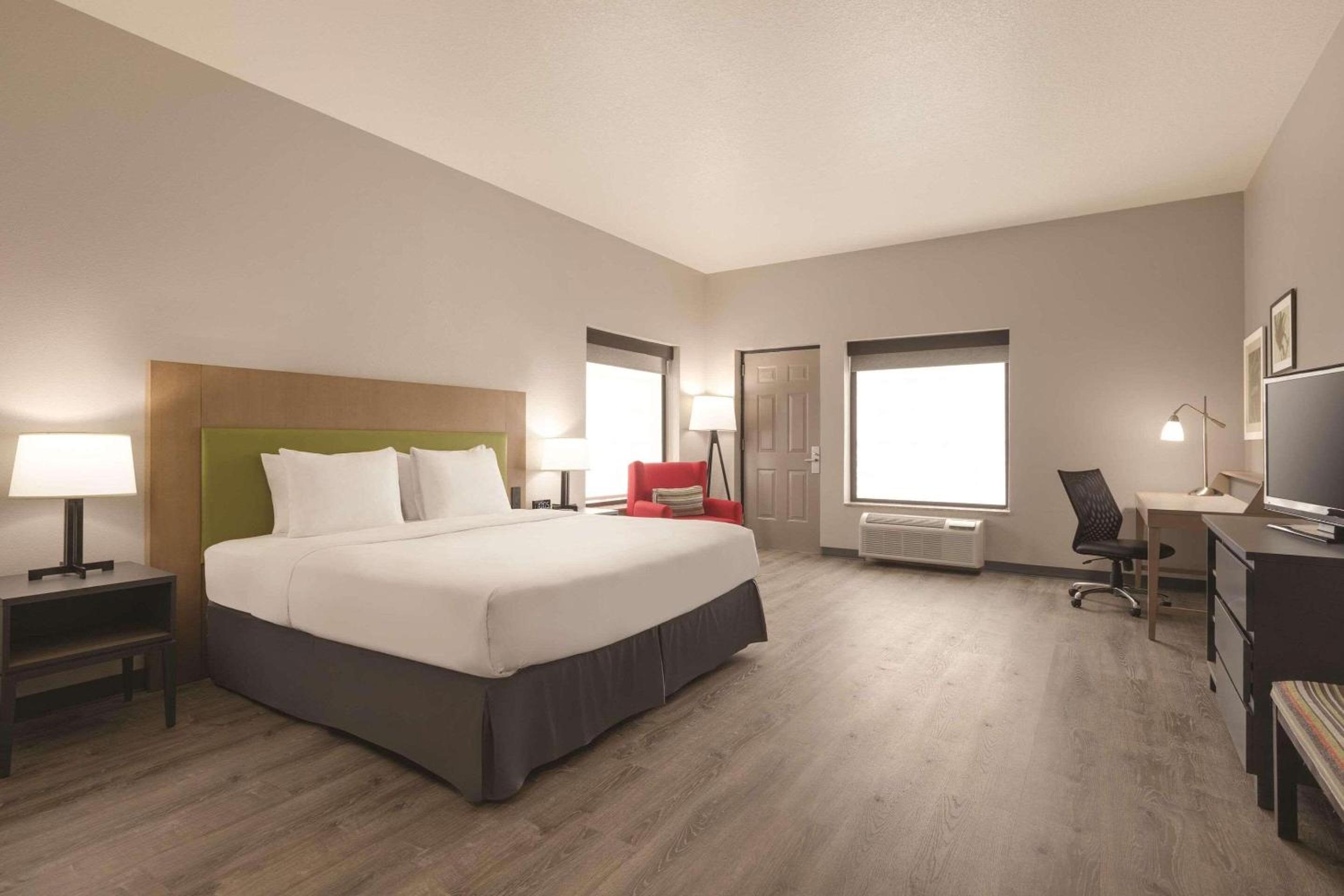 Premium King Room - Disability Access/Non-Smoking - Photo 1