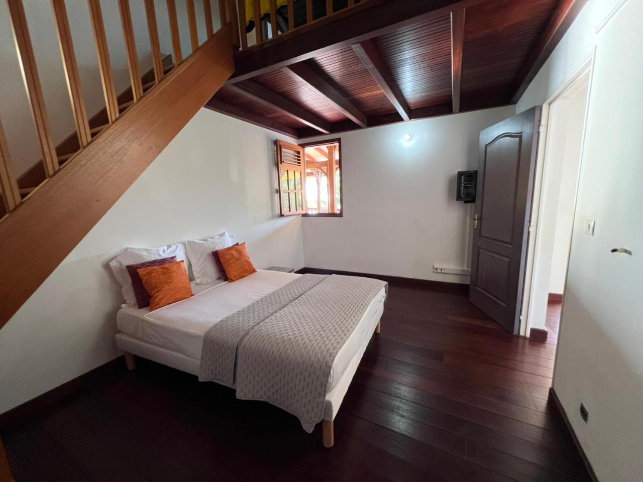 Four-Bedroom Villa photo 3