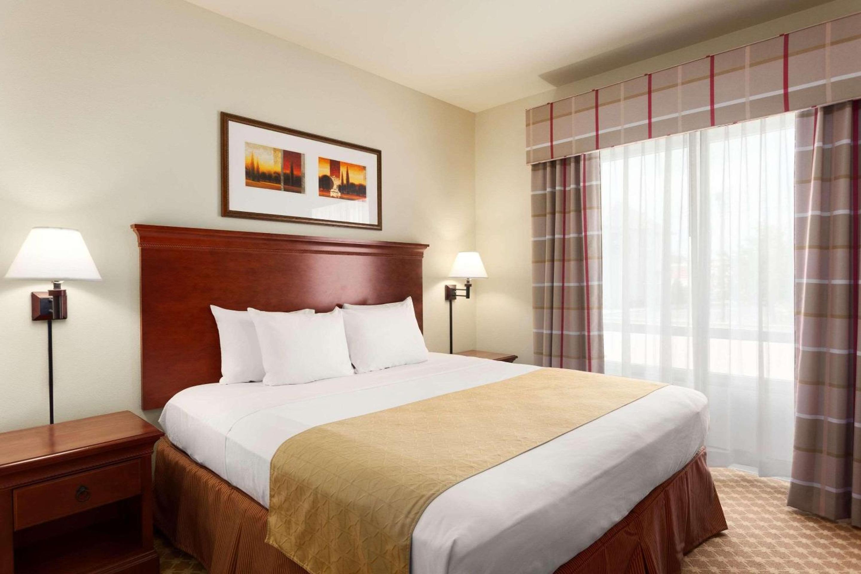 King Suite with Sofa Bed - Non Smoking