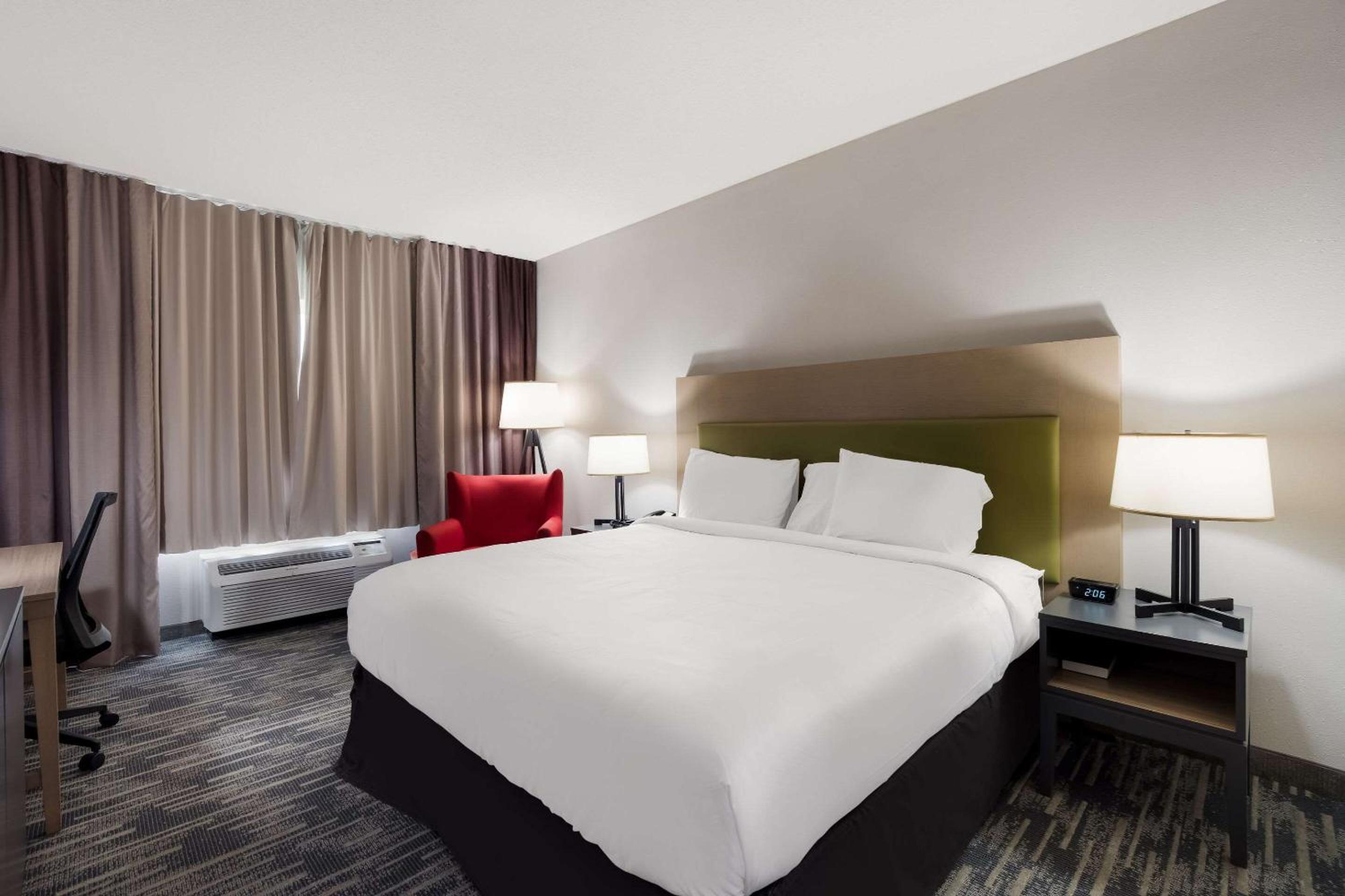King Room - Disability Access/Non Smoking  - Photo 1