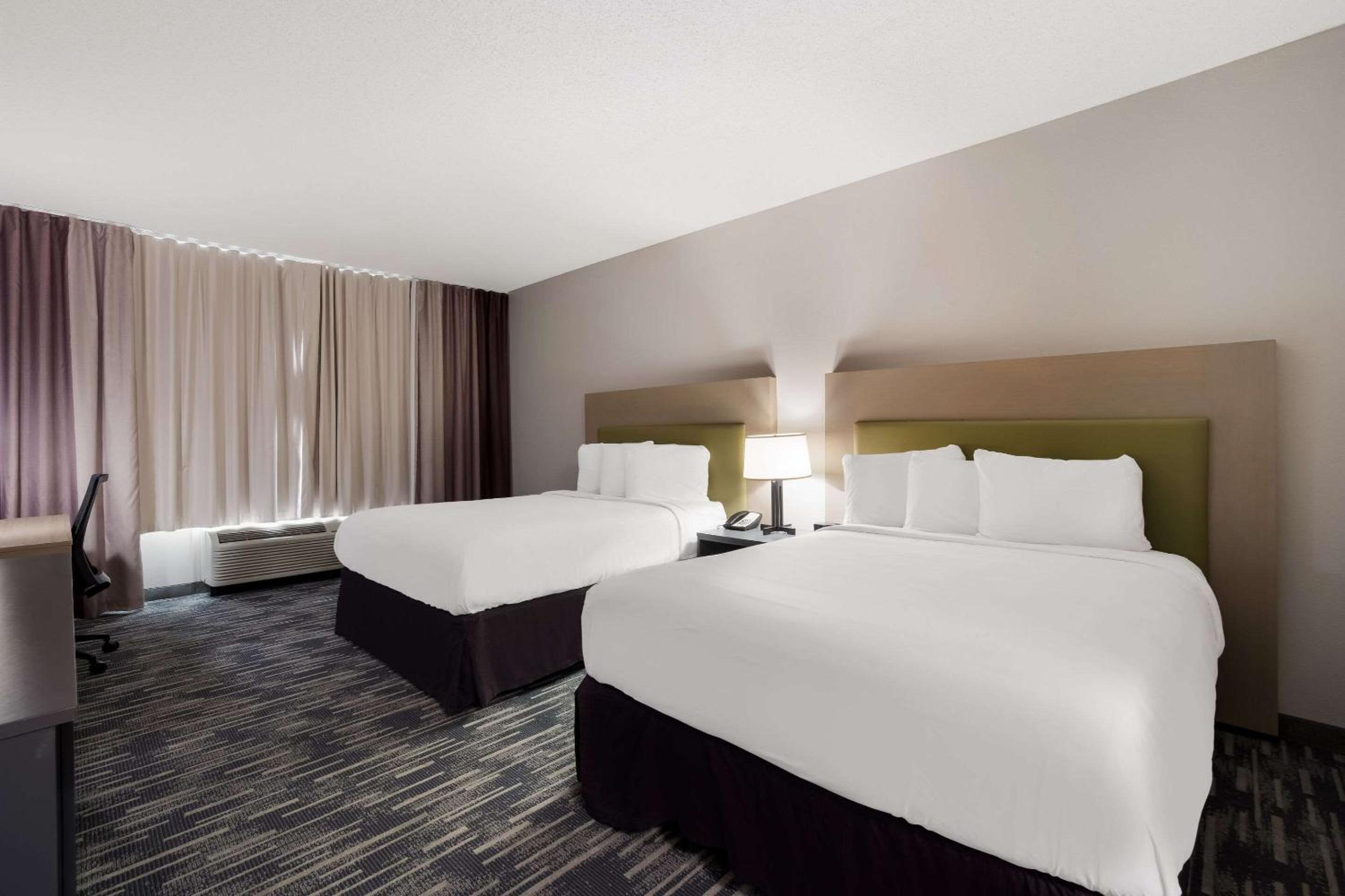 Queen Room with Two Queen Beds - Accessible/Non-Smoking - Photo 1