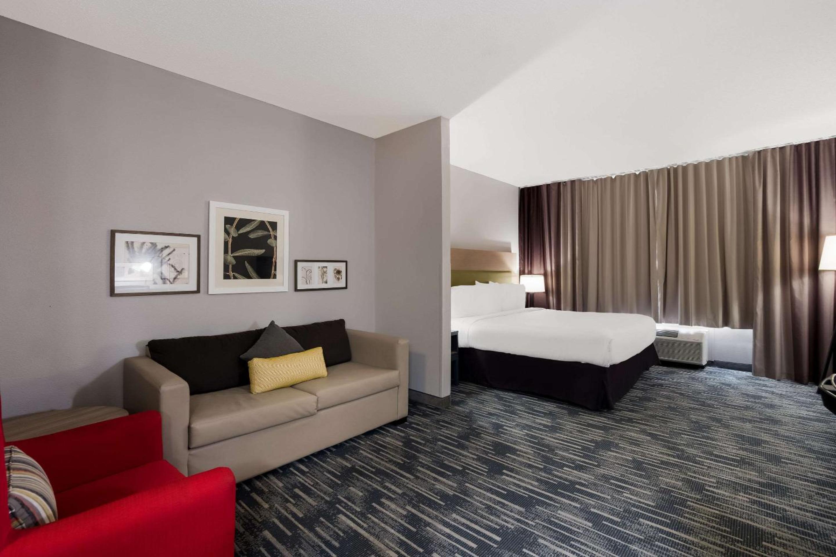 Premium King Room - Non-Smoking - Photo 10