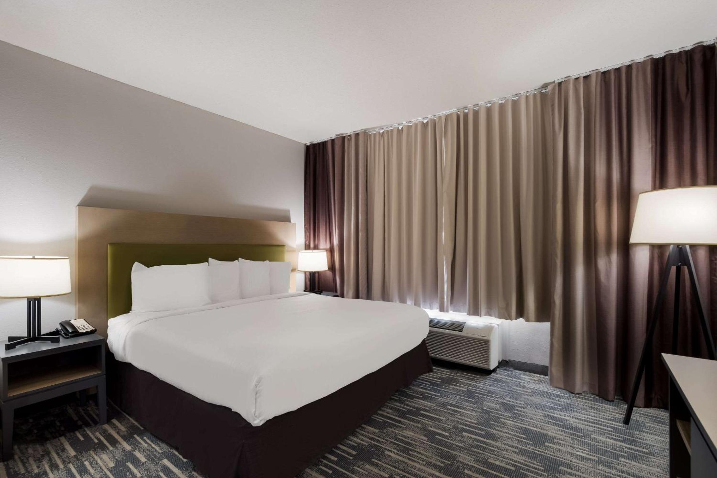 King Room - Disability Access/Non Smoking  - Photo 3