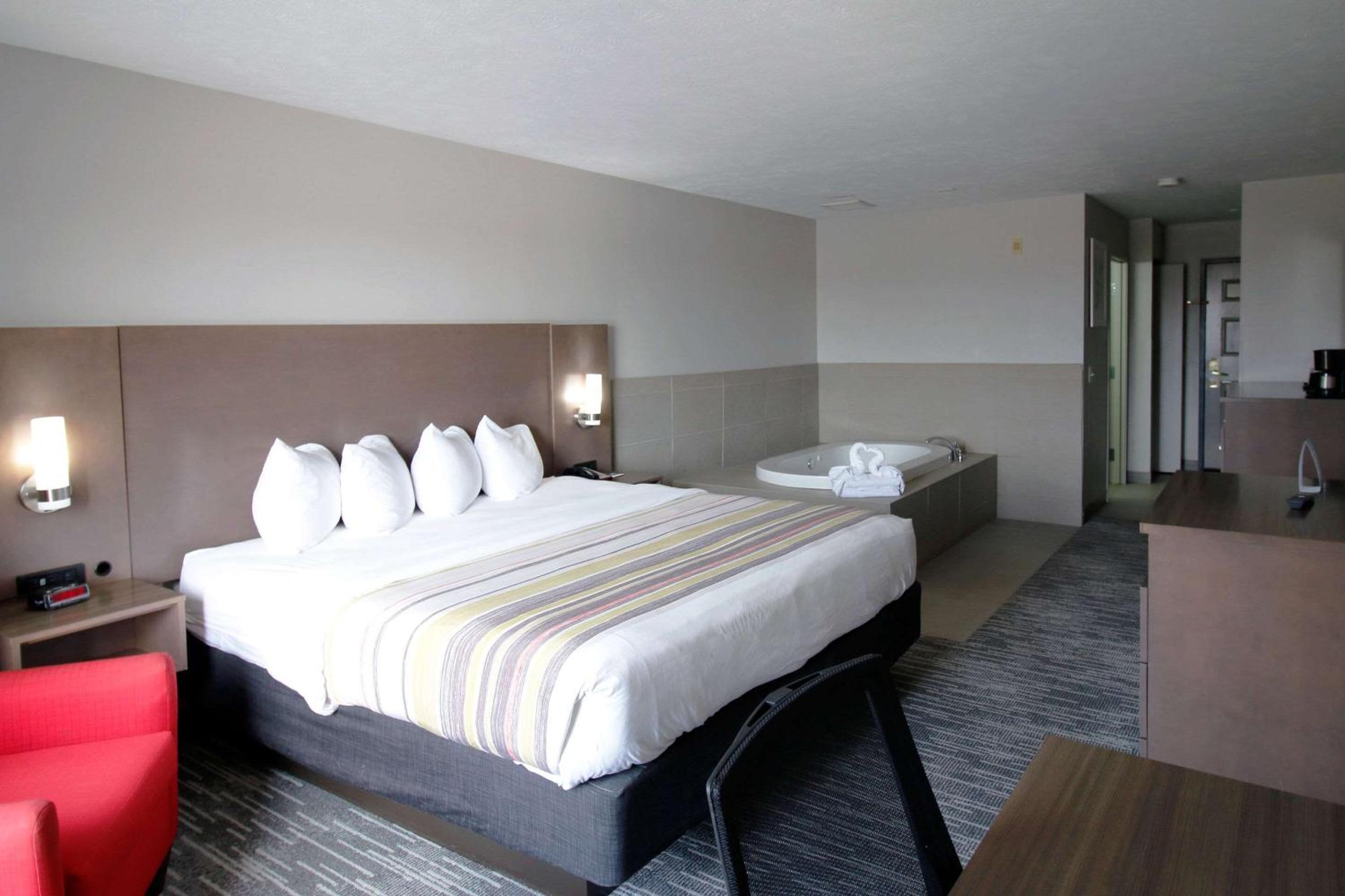 King Suite With Whirlpool - Non Smoking