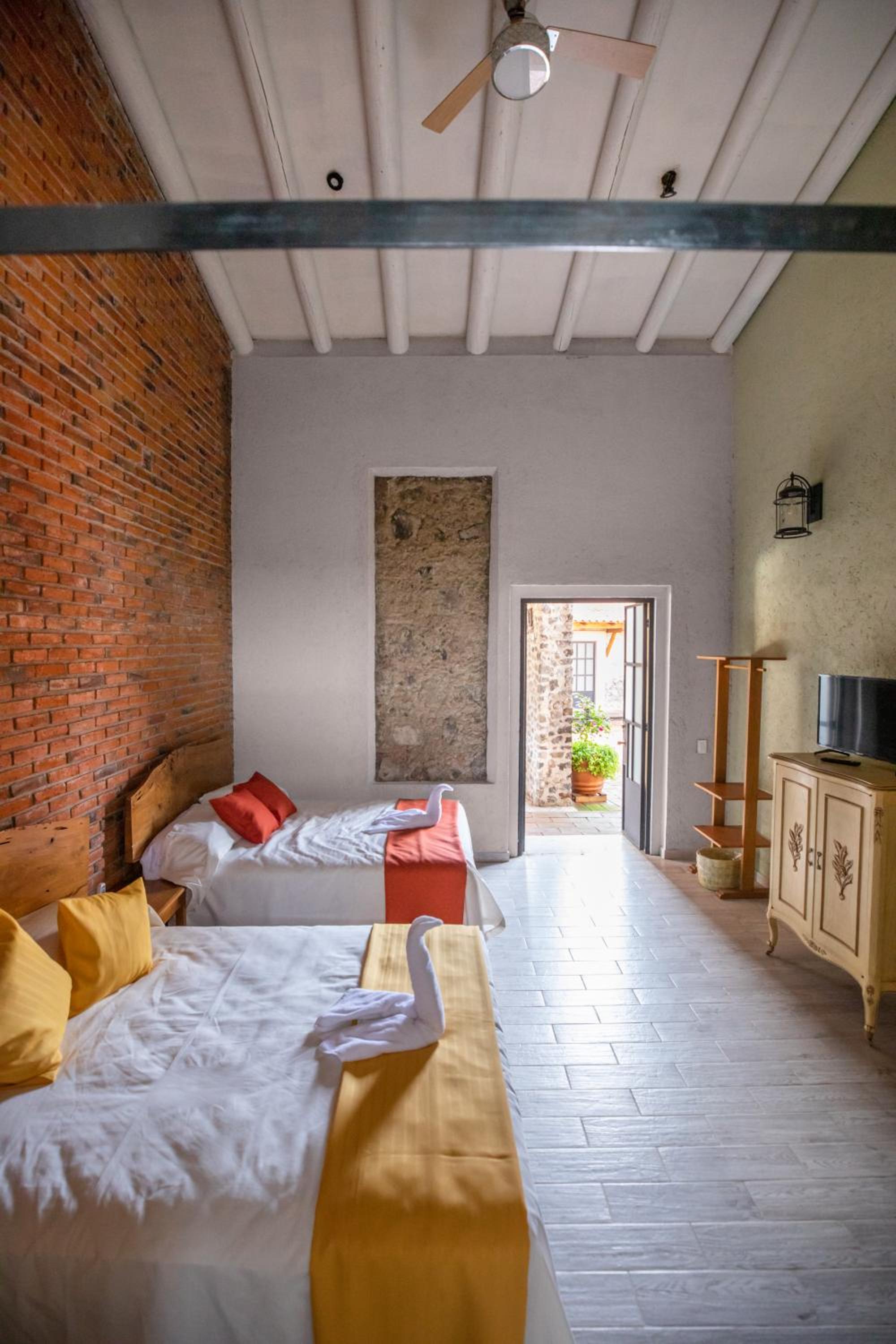 Double Room with Two Double Beds - Photo 1