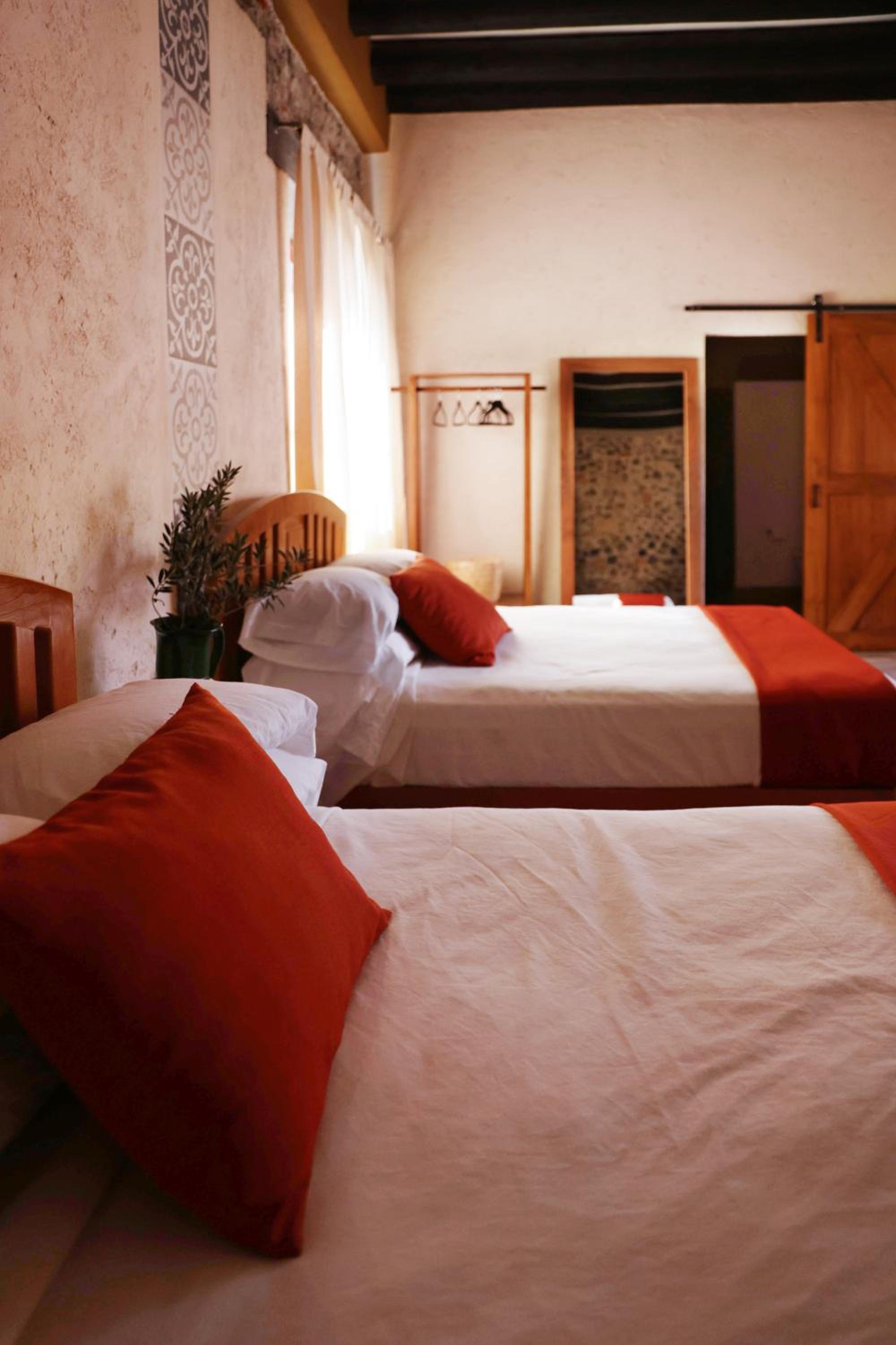 Double Room with Two Double Beds - Photo 3