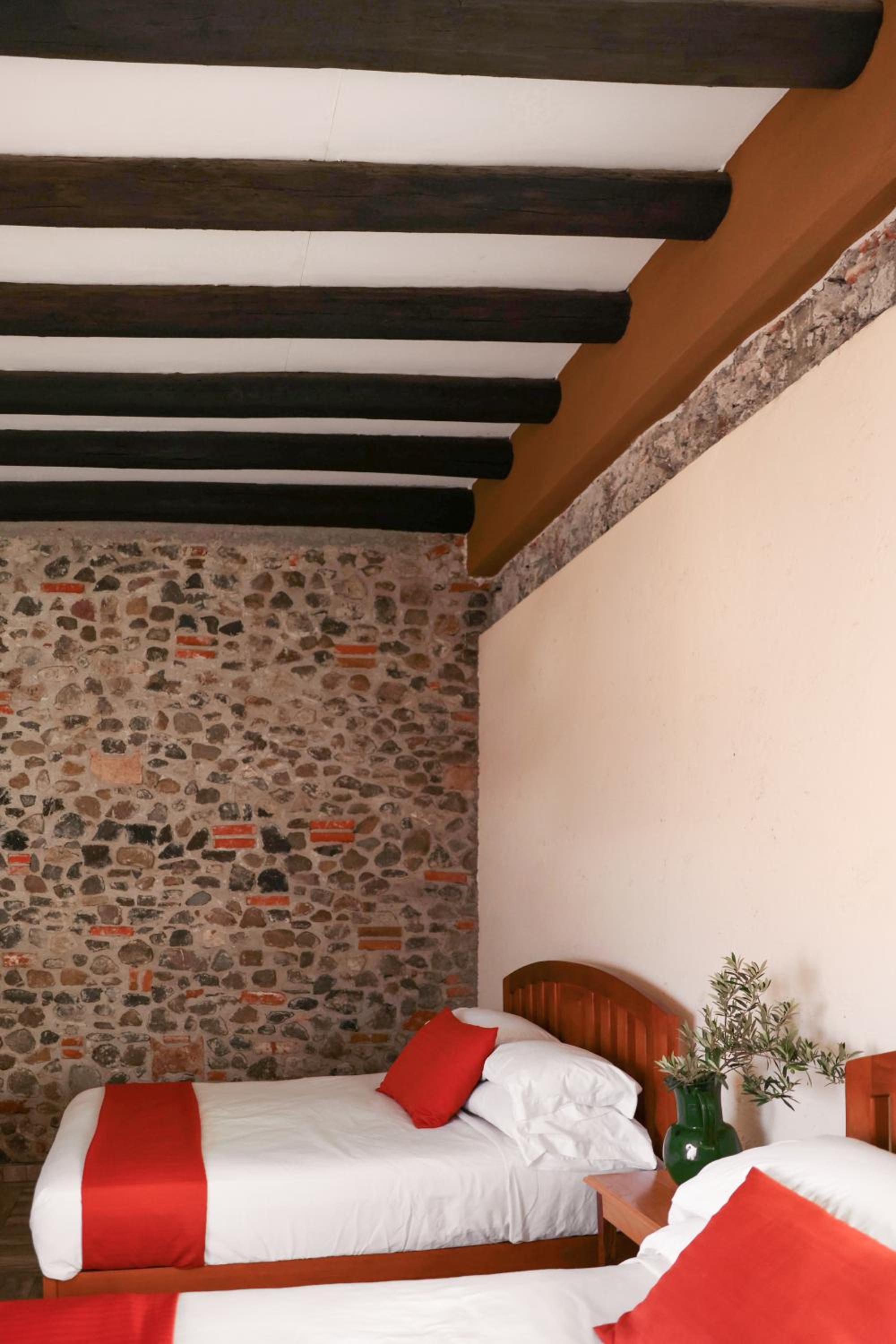 Double Room with Two Double Beds - Photo 2