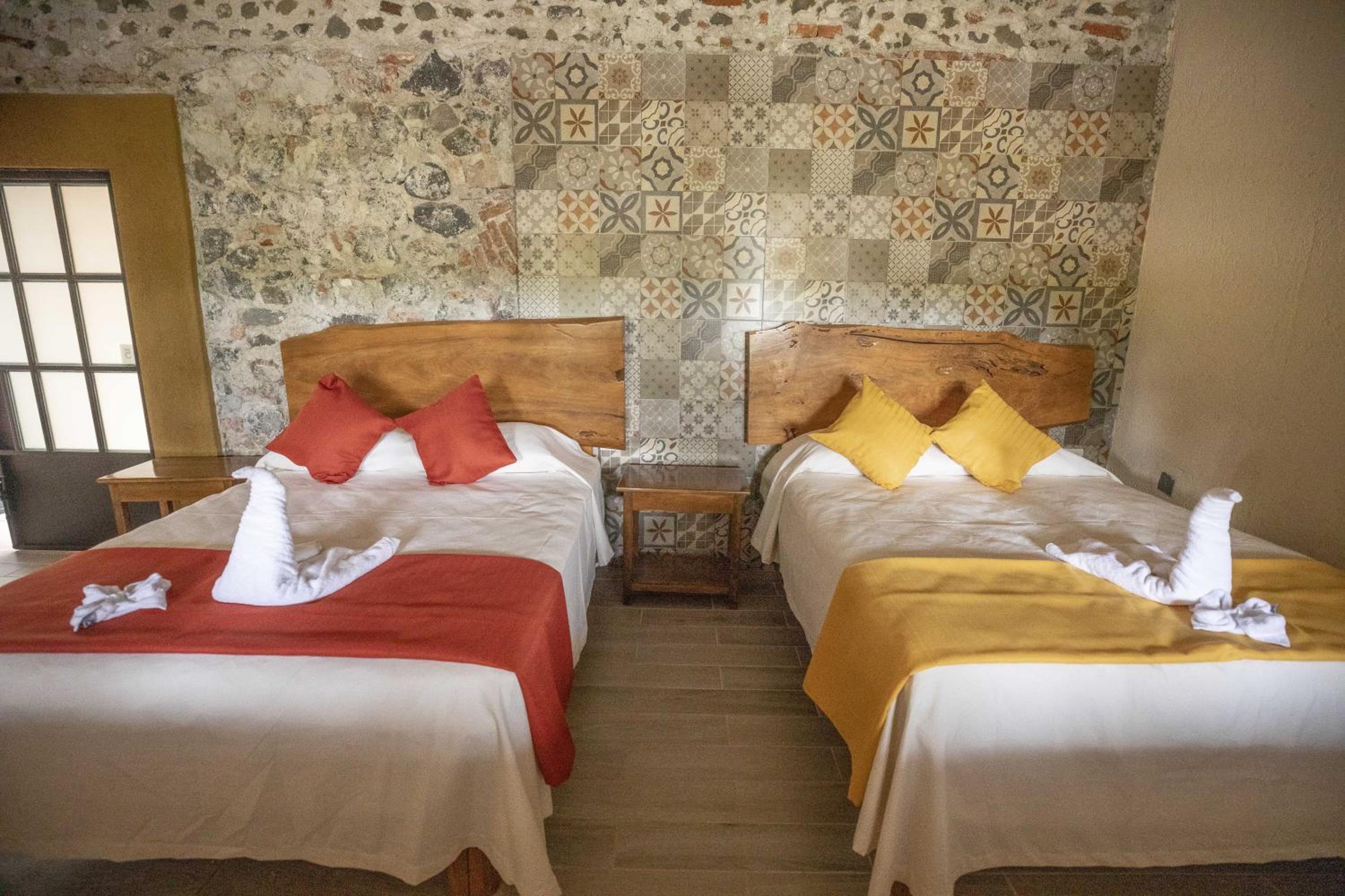 Double Room with Two Double Beds - Photo 9