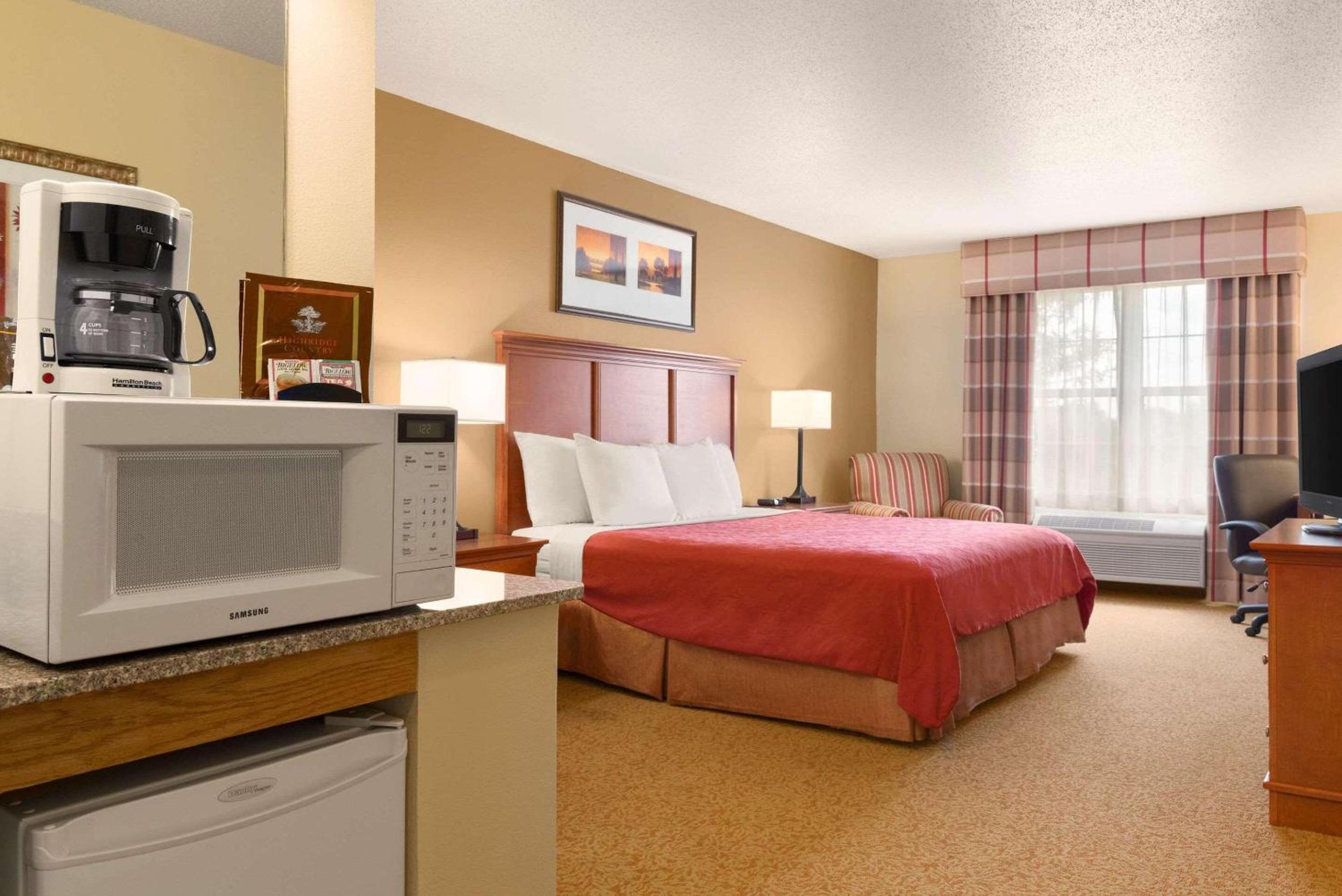 King Room with Spa Bath - Disability Access - Photo 5
