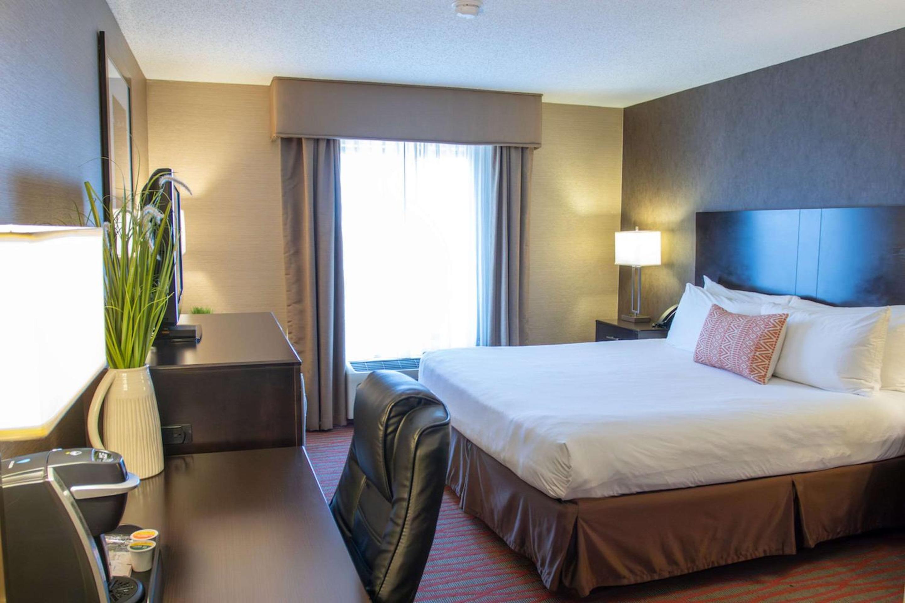 King Room - Non-Smoking - Photo 1