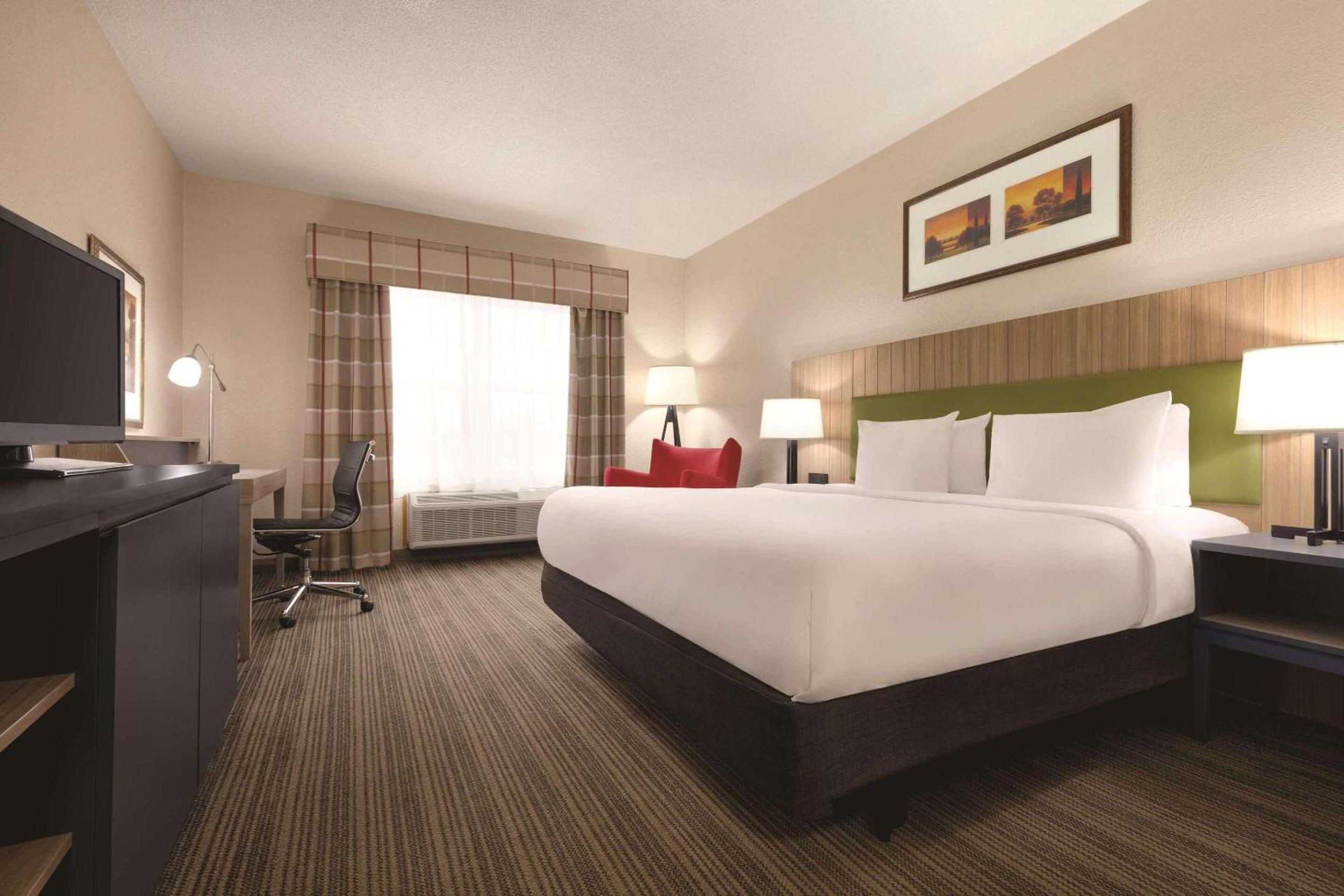 King Room - Disability Access/Non-Smoking - Photo 1