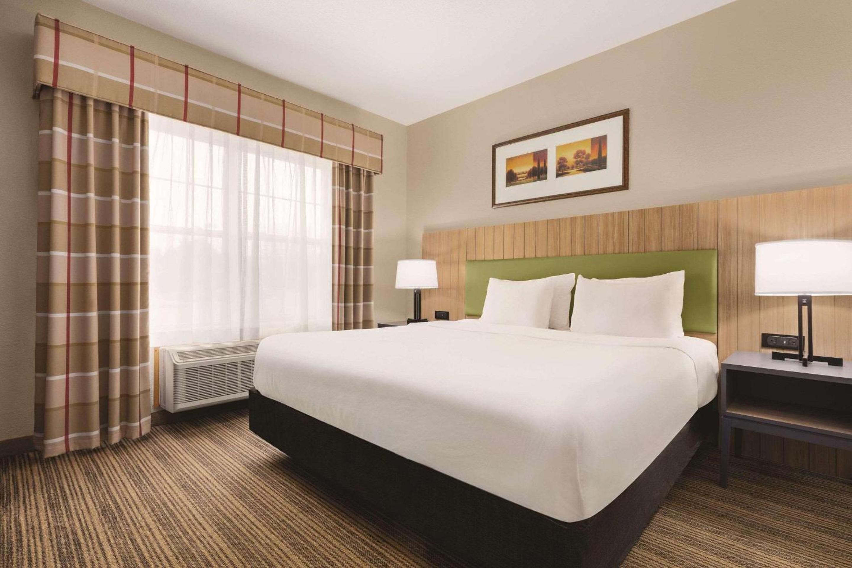 Two-Bedroom Suite - Non-Smoking - Photo 1