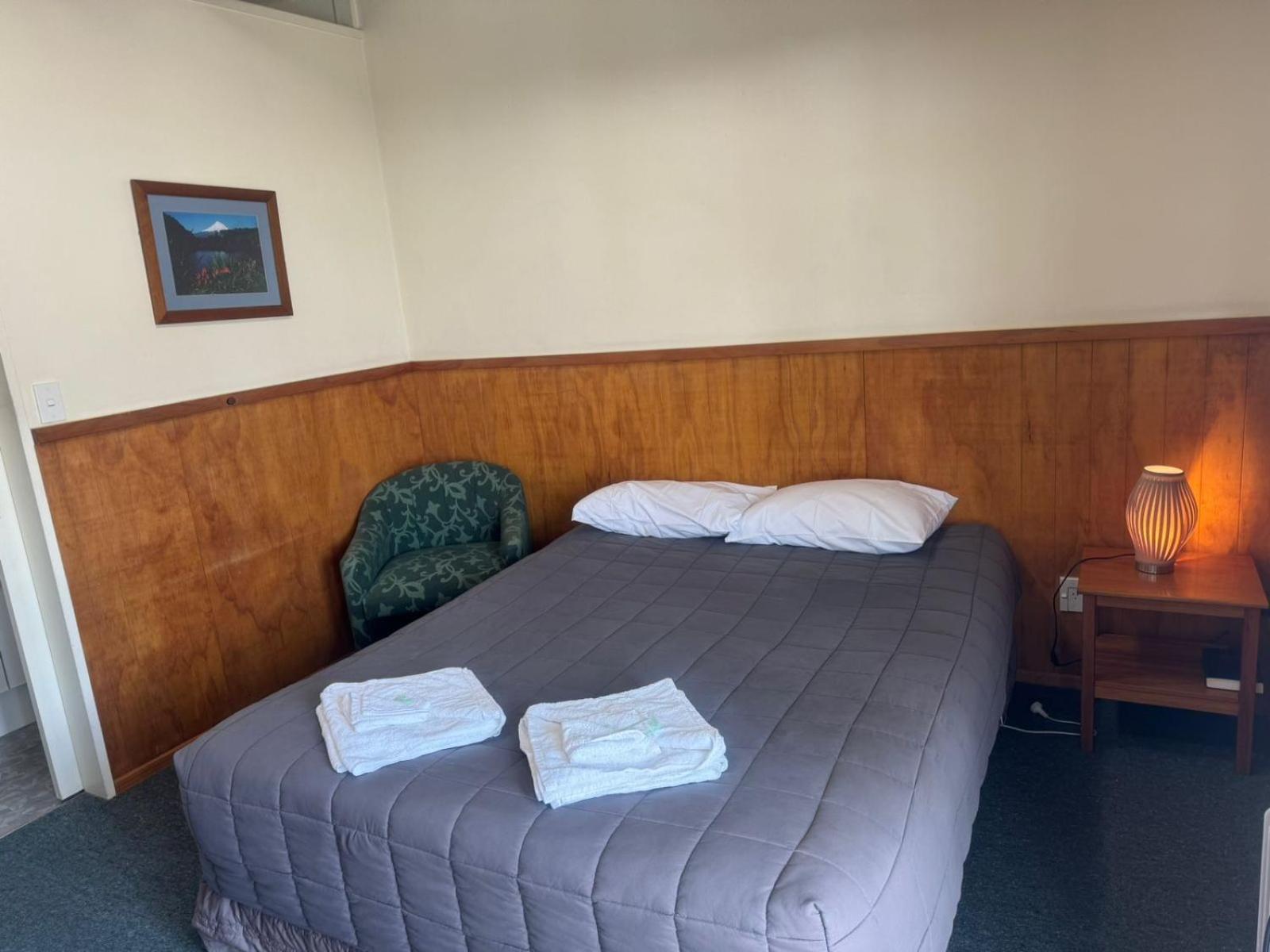 Deluxe Double Room with Shower - Photo 3