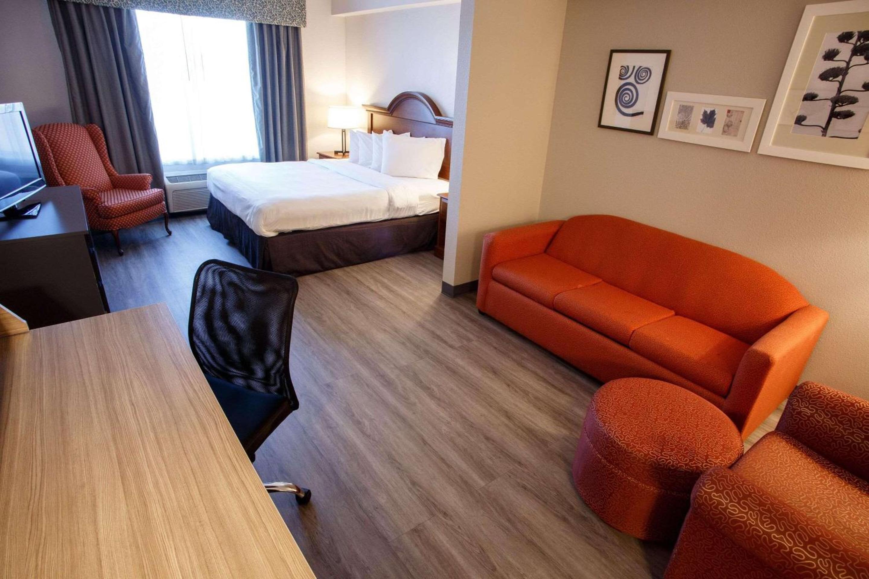 King Suite with Whirlpool - Non-smoking