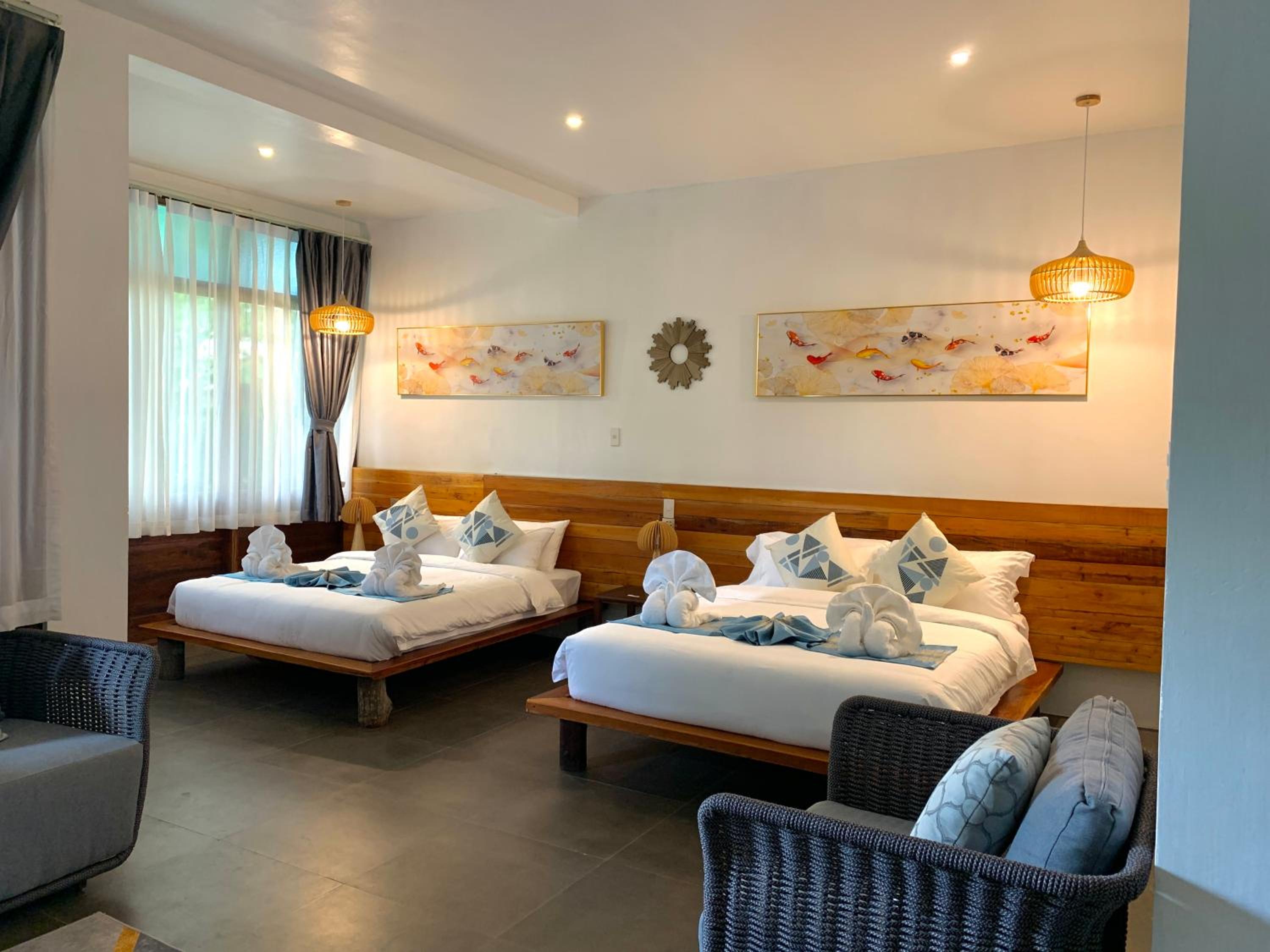 Suite - Photo 1