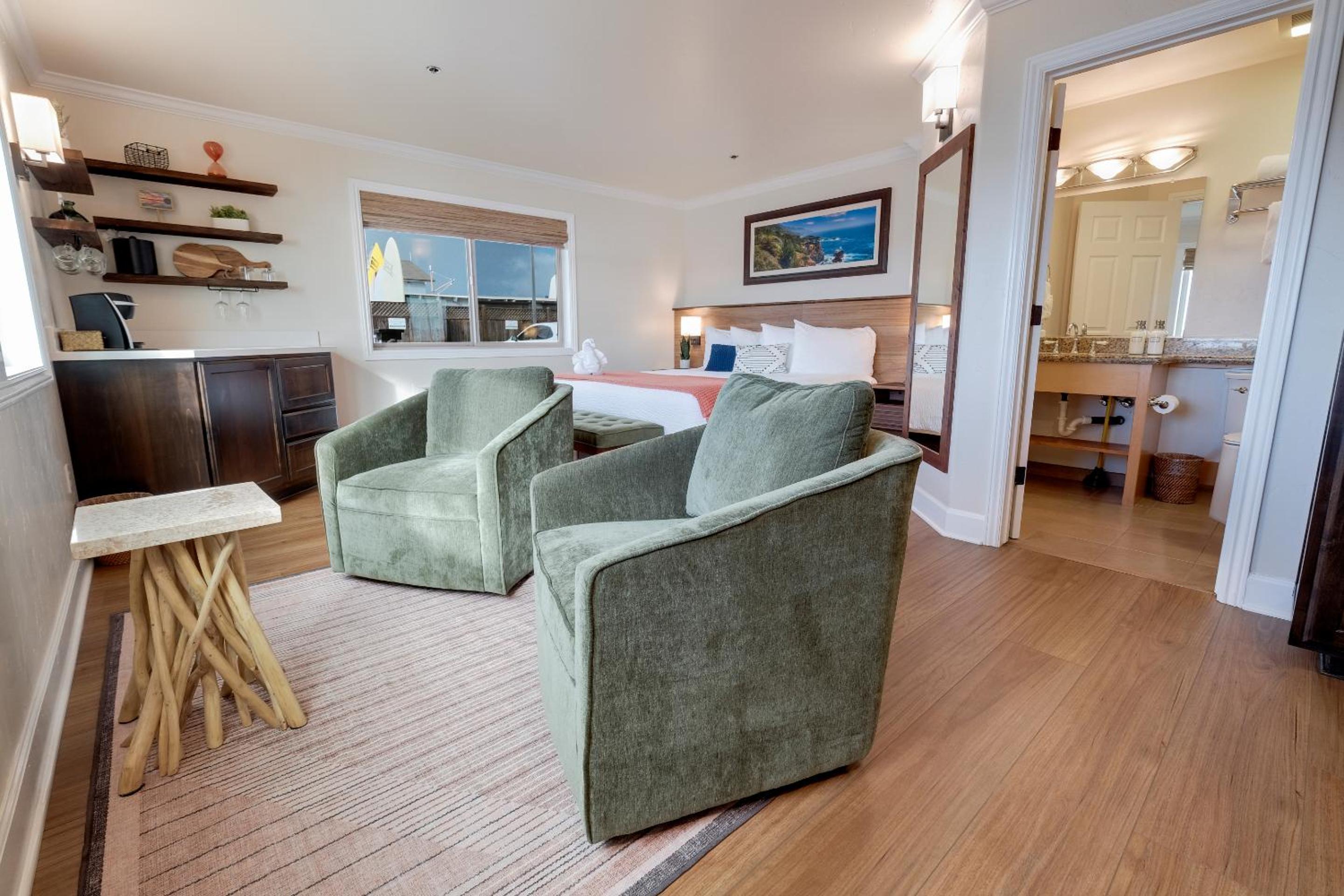 Deluxe Junior Suite photo 3