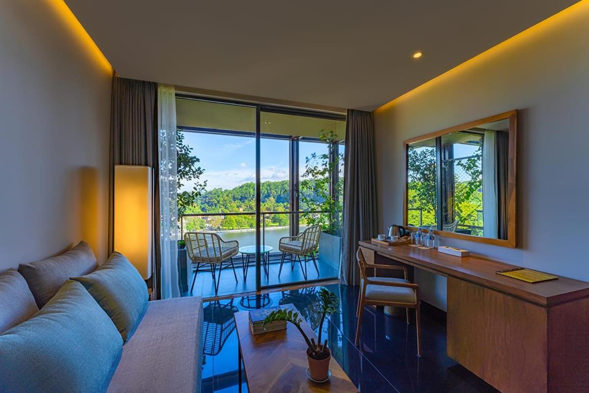 Double Room with Lake View