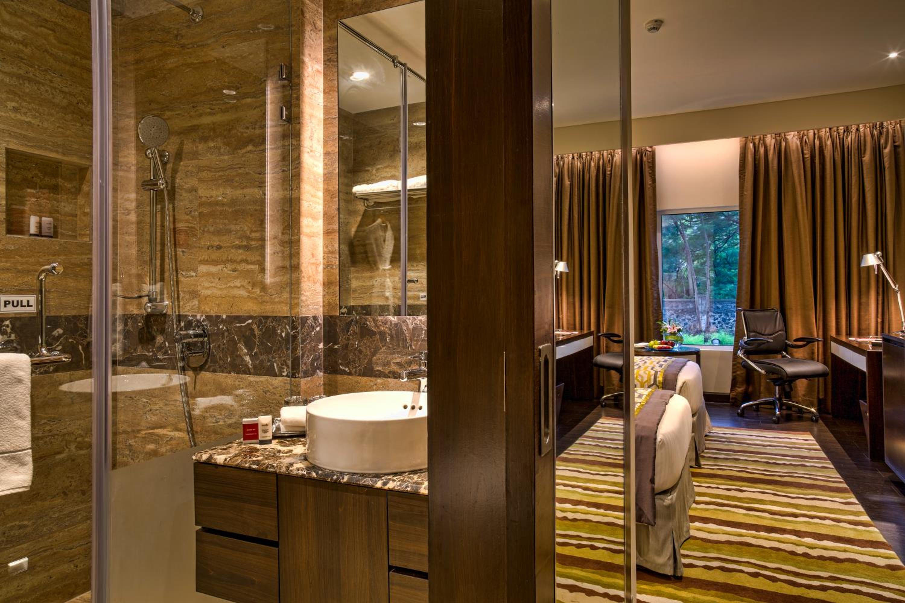 Executive Twin Room with Balcony