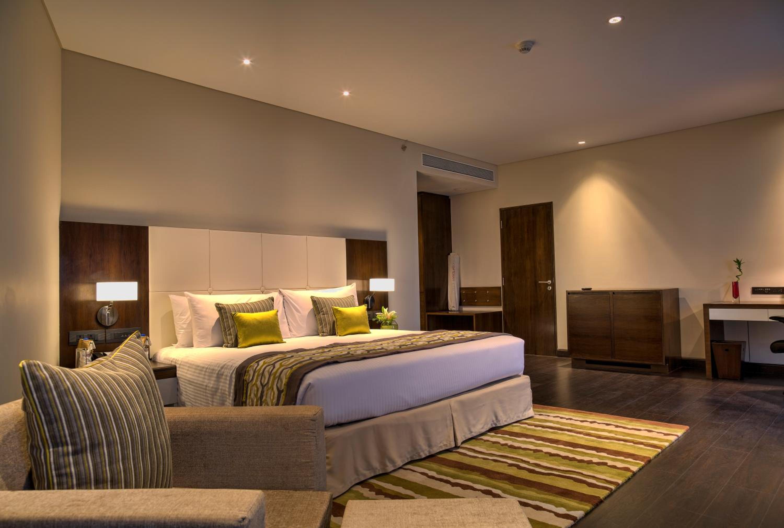 Executive Twin Room with Balcony