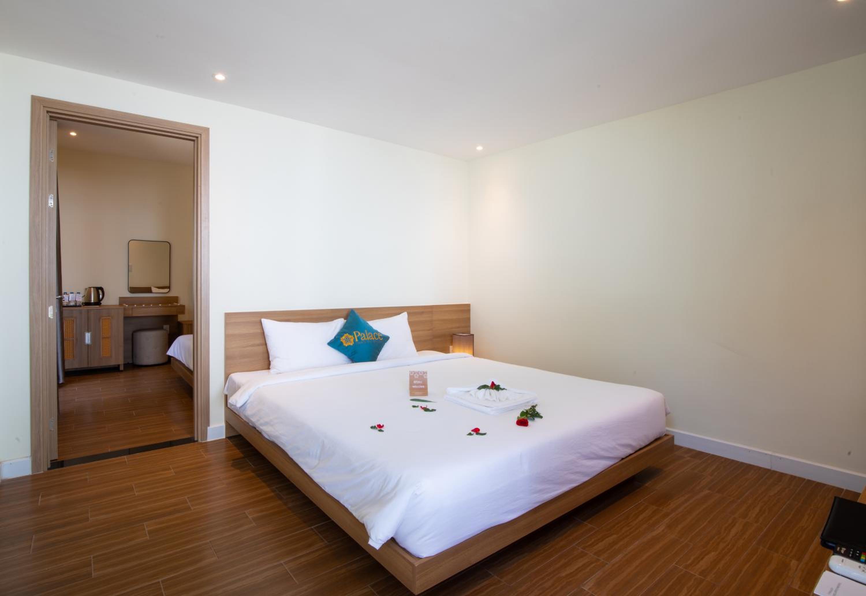 Standard Family Room with 2 Double Beds and Garden View
