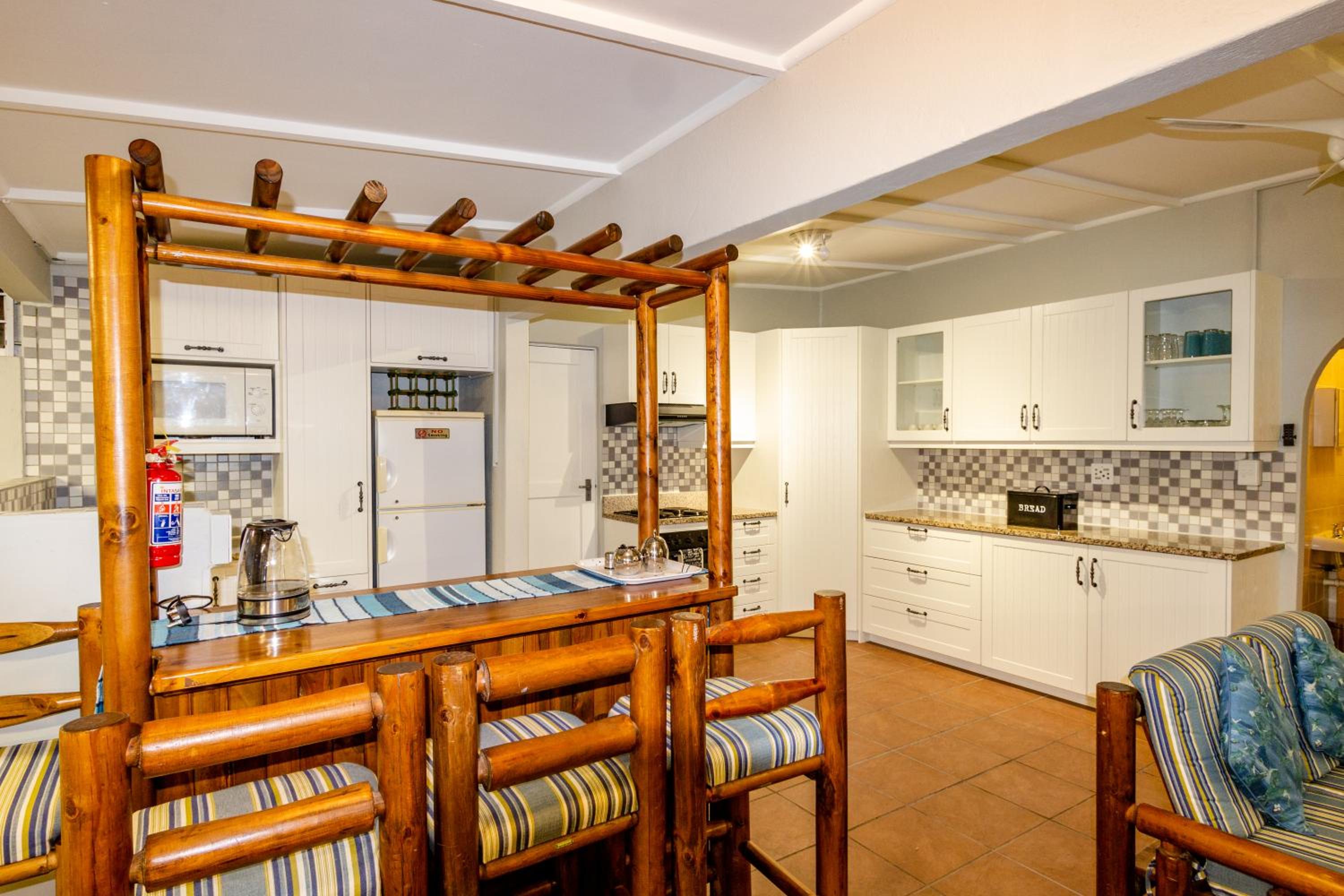 Three-Bedroom House photo 2