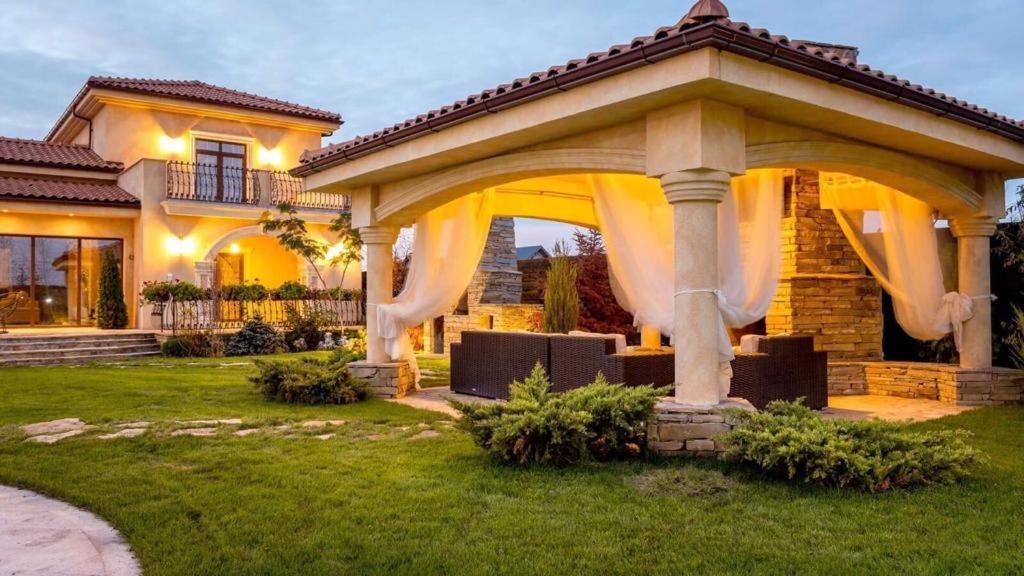 Villa With Private Pool photo 3